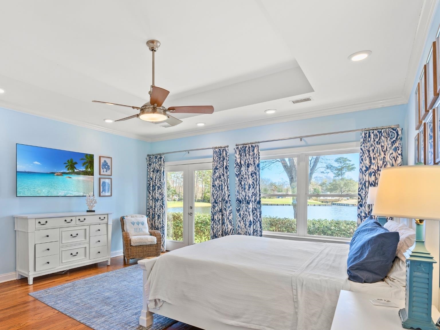 1208 GolfView Dr.