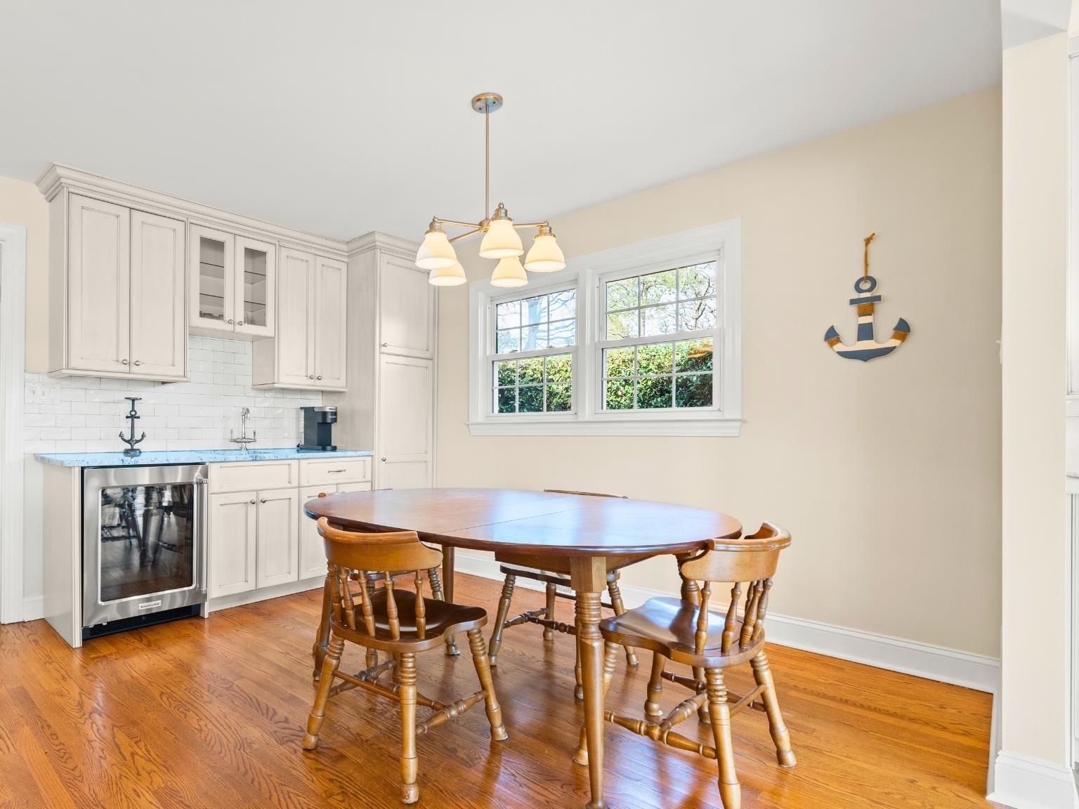 1208 GolfView Dr.