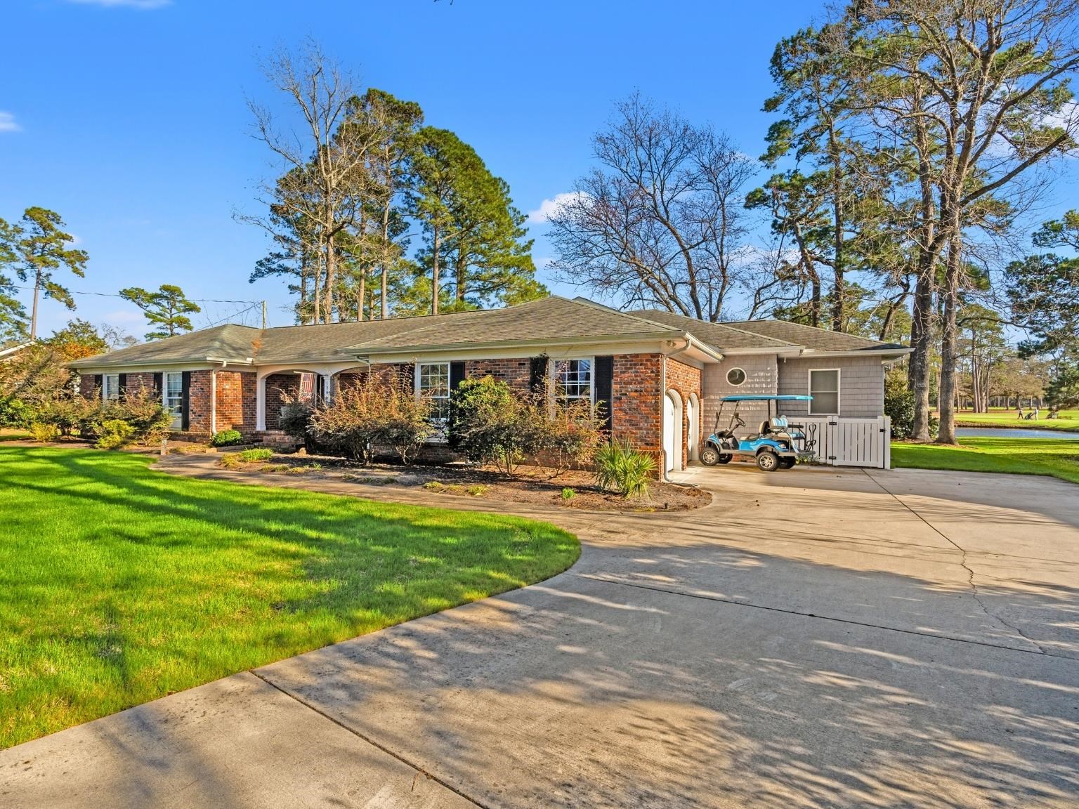 1208 GolfView Dr.