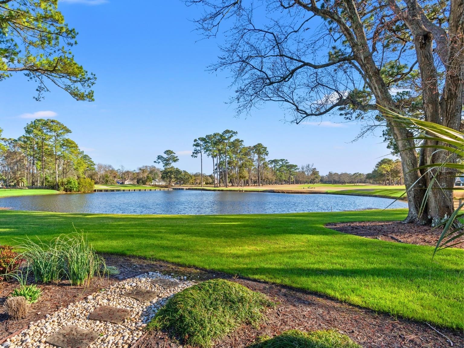 1208 GolfView Dr.
