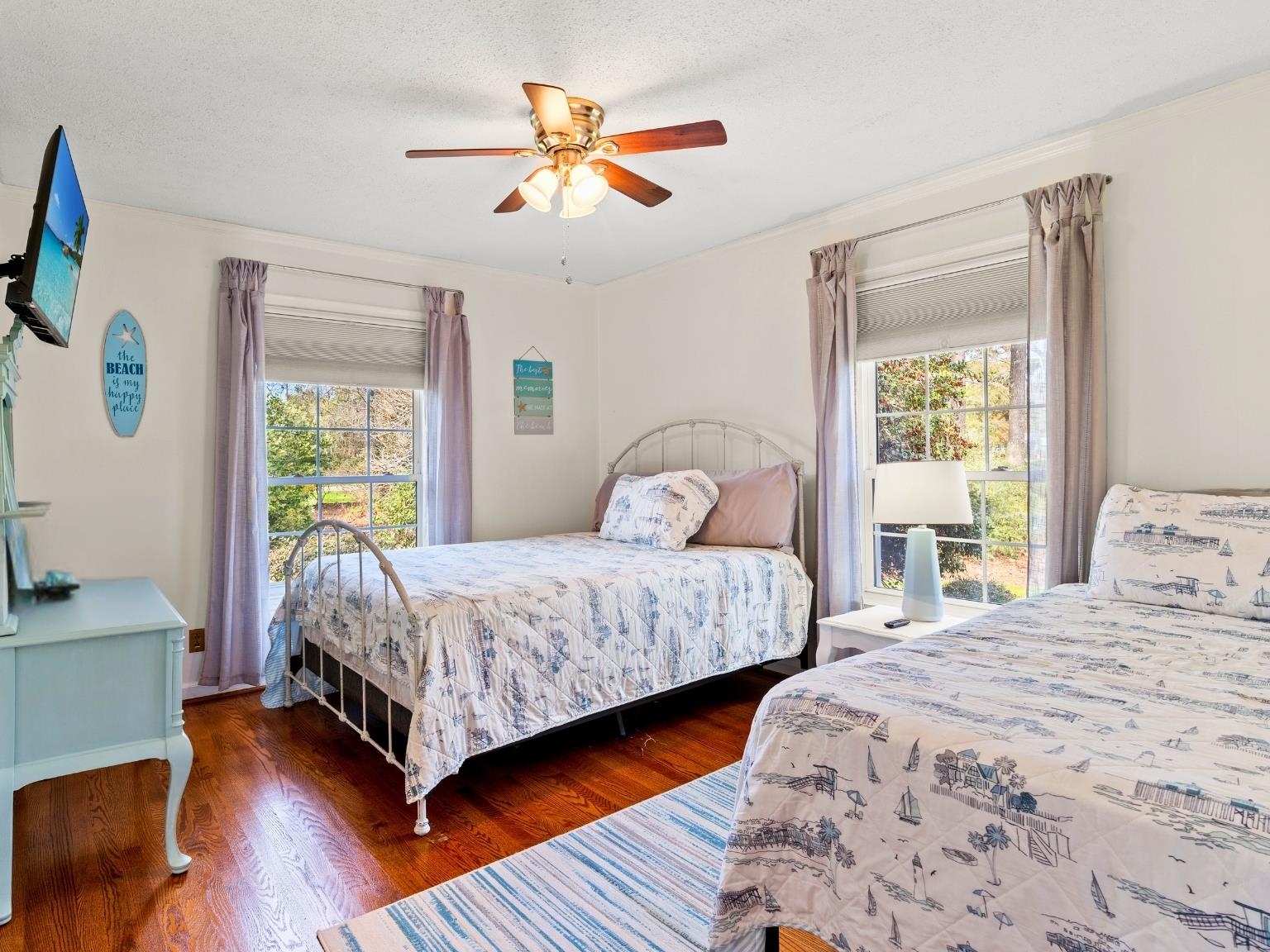 1208 GolfView Dr.