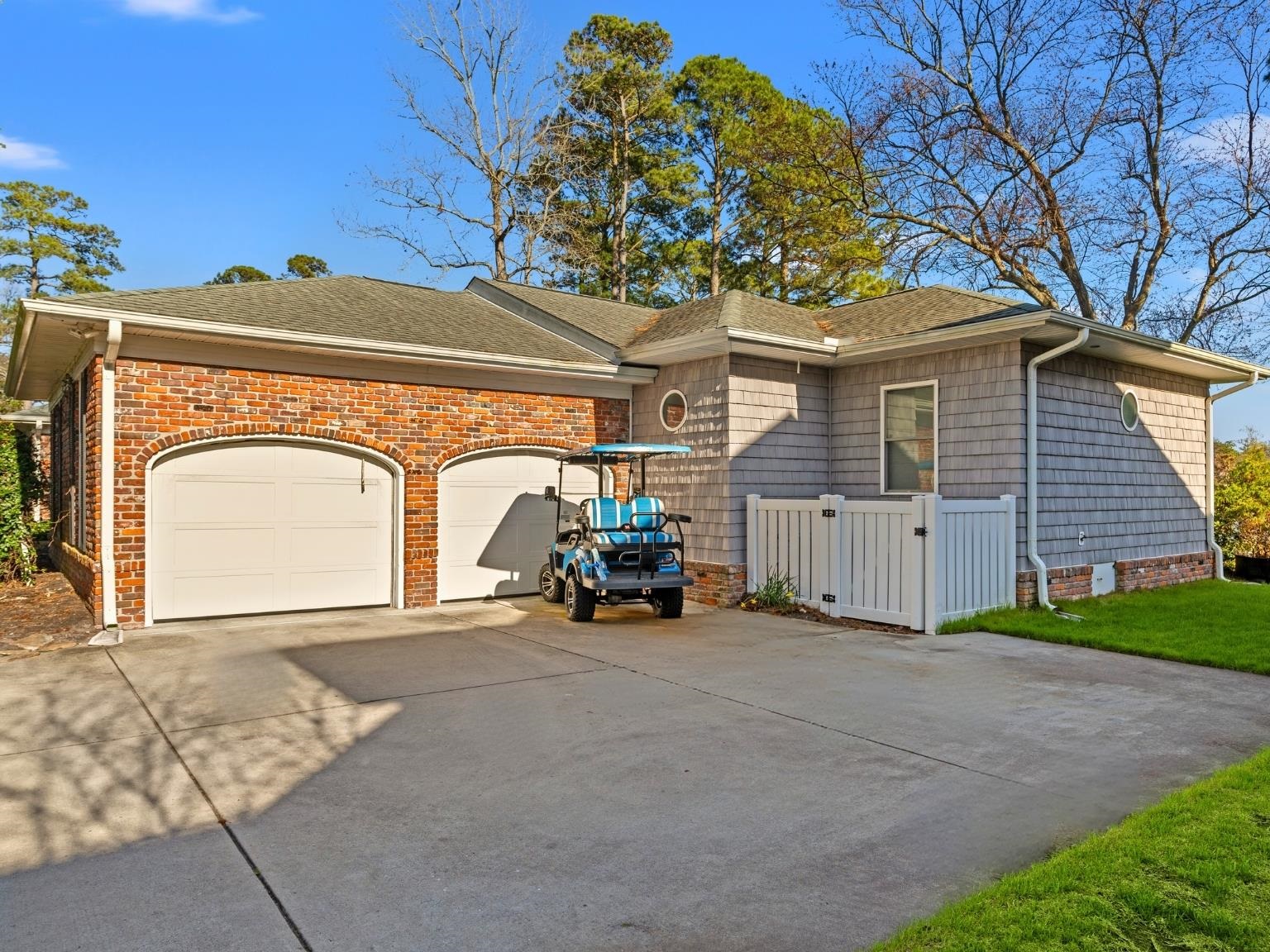 1208 GolfView Dr.