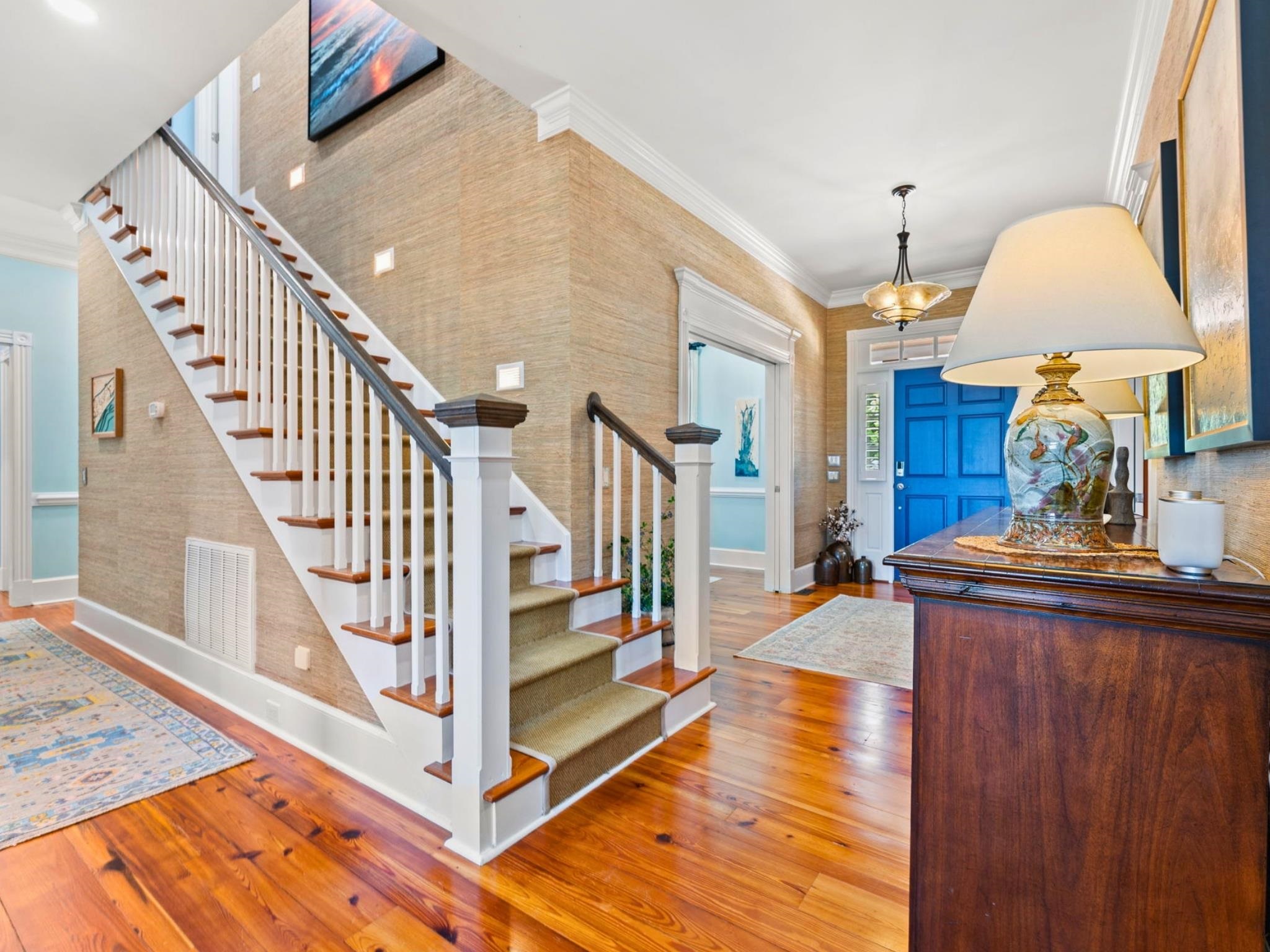 404 Shoreline Dr. E