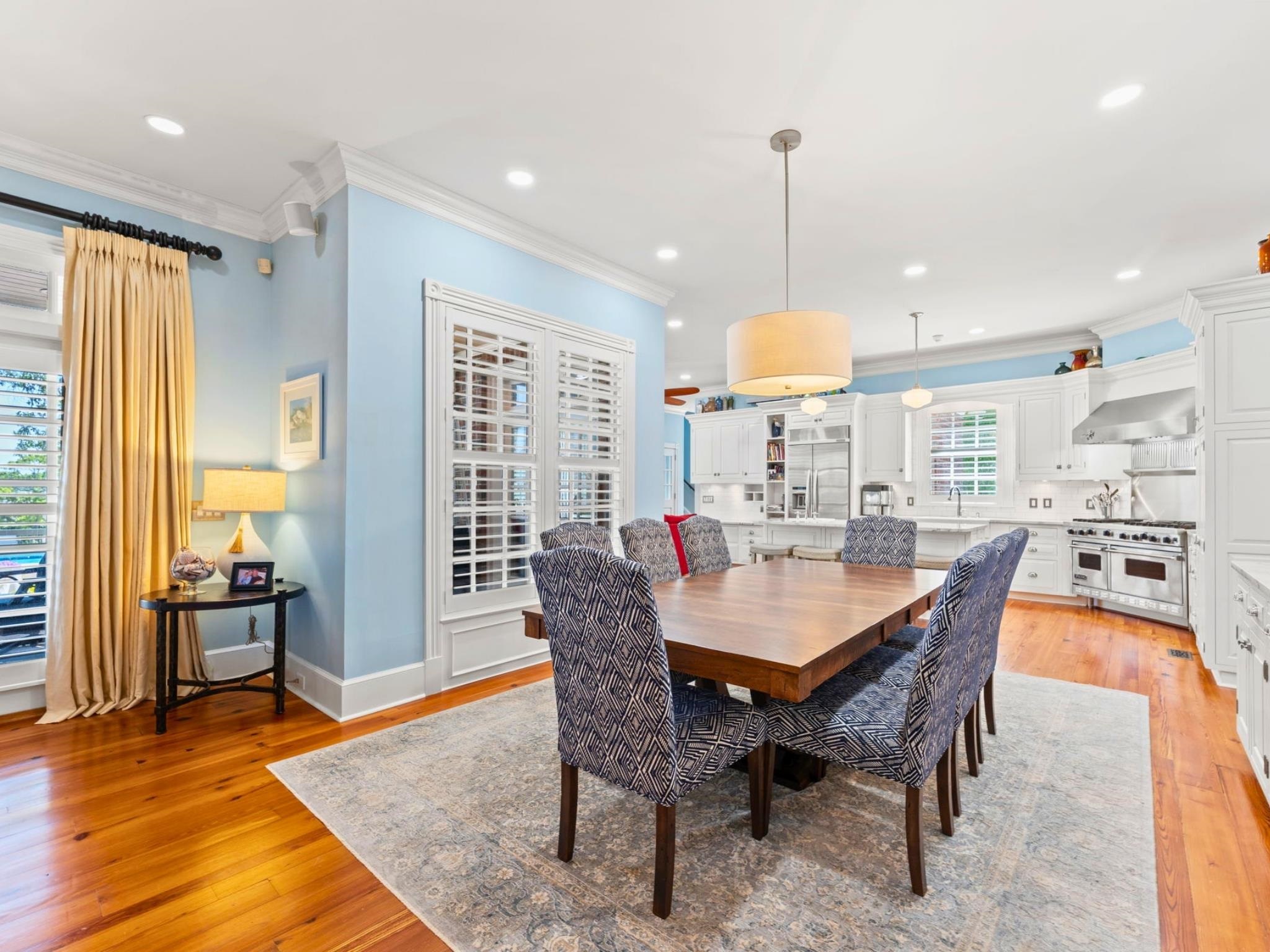 404 Shoreline Dr. E