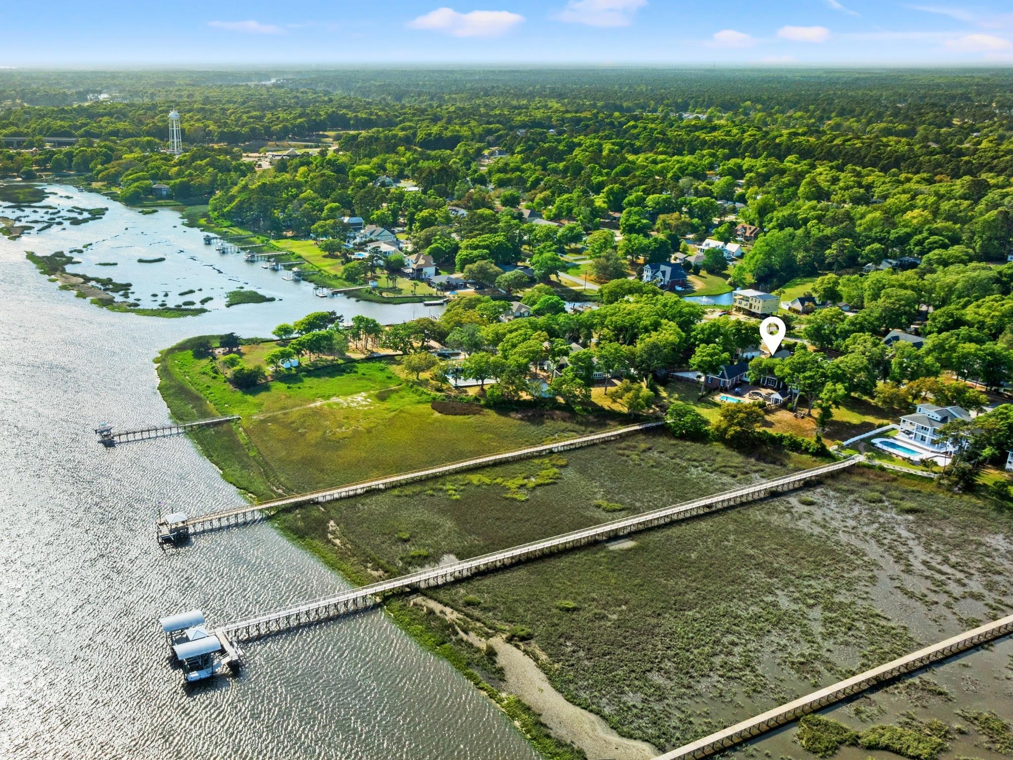 404 Shoreline Dr. E