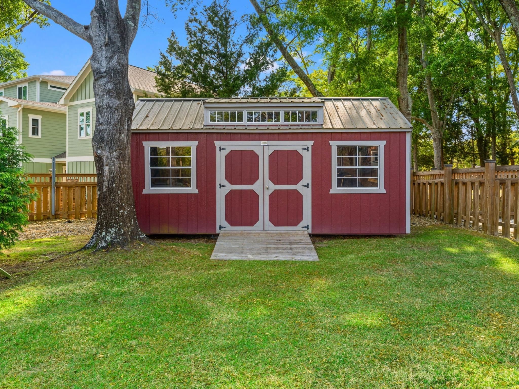 404 Shoreline Dr. E