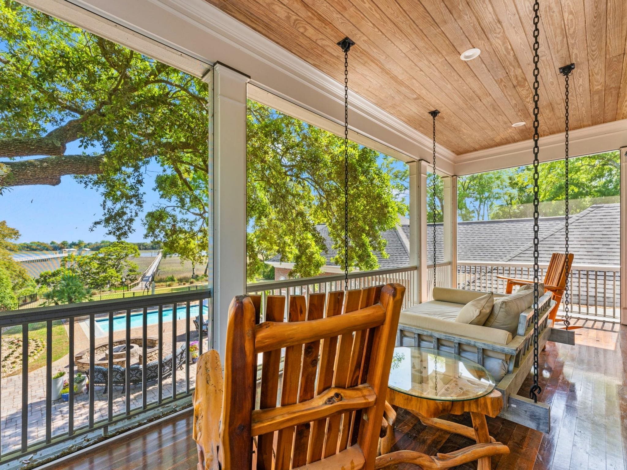 404 Shoreline Dr. E