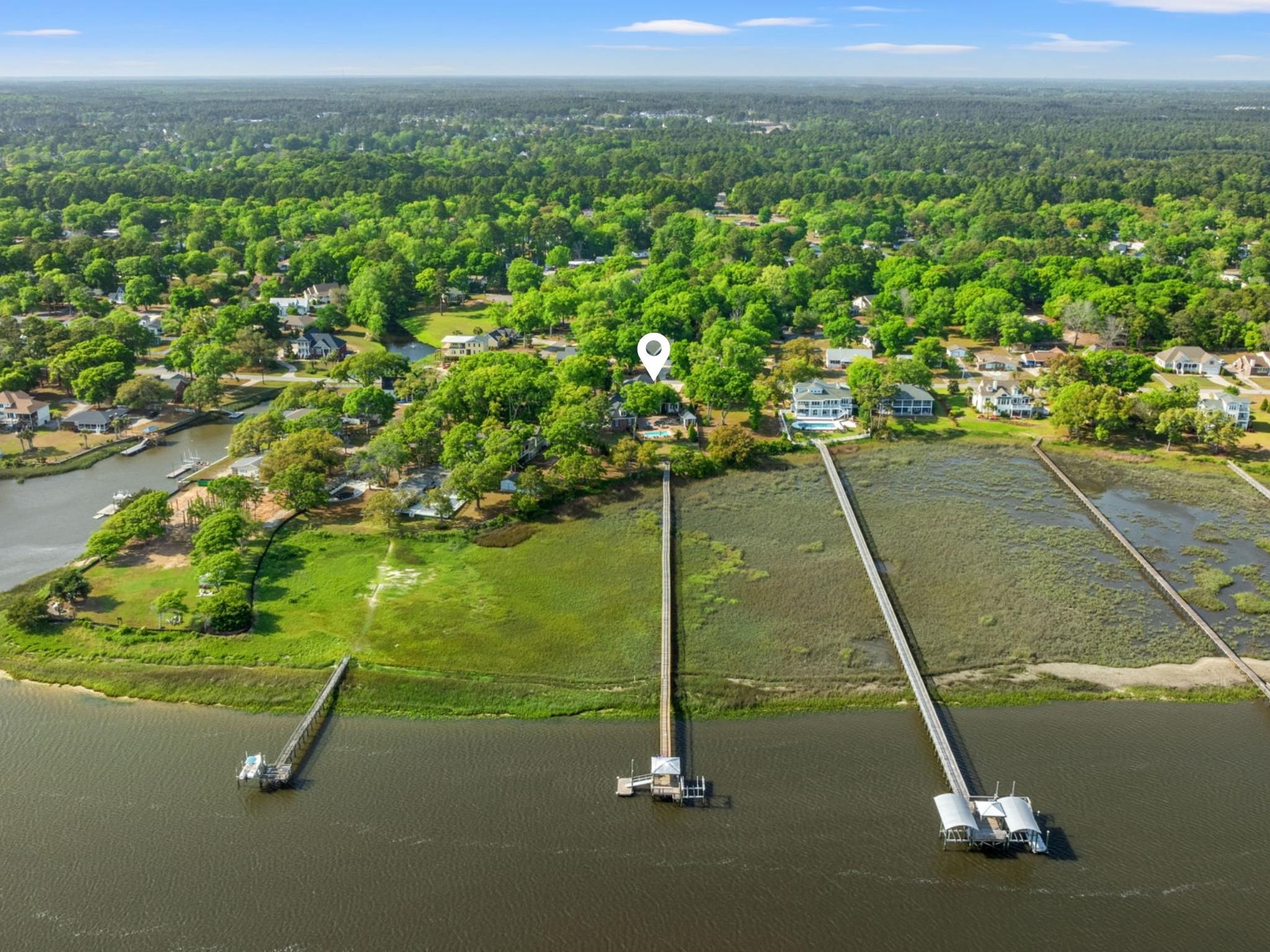404 Shoreline Dr. E