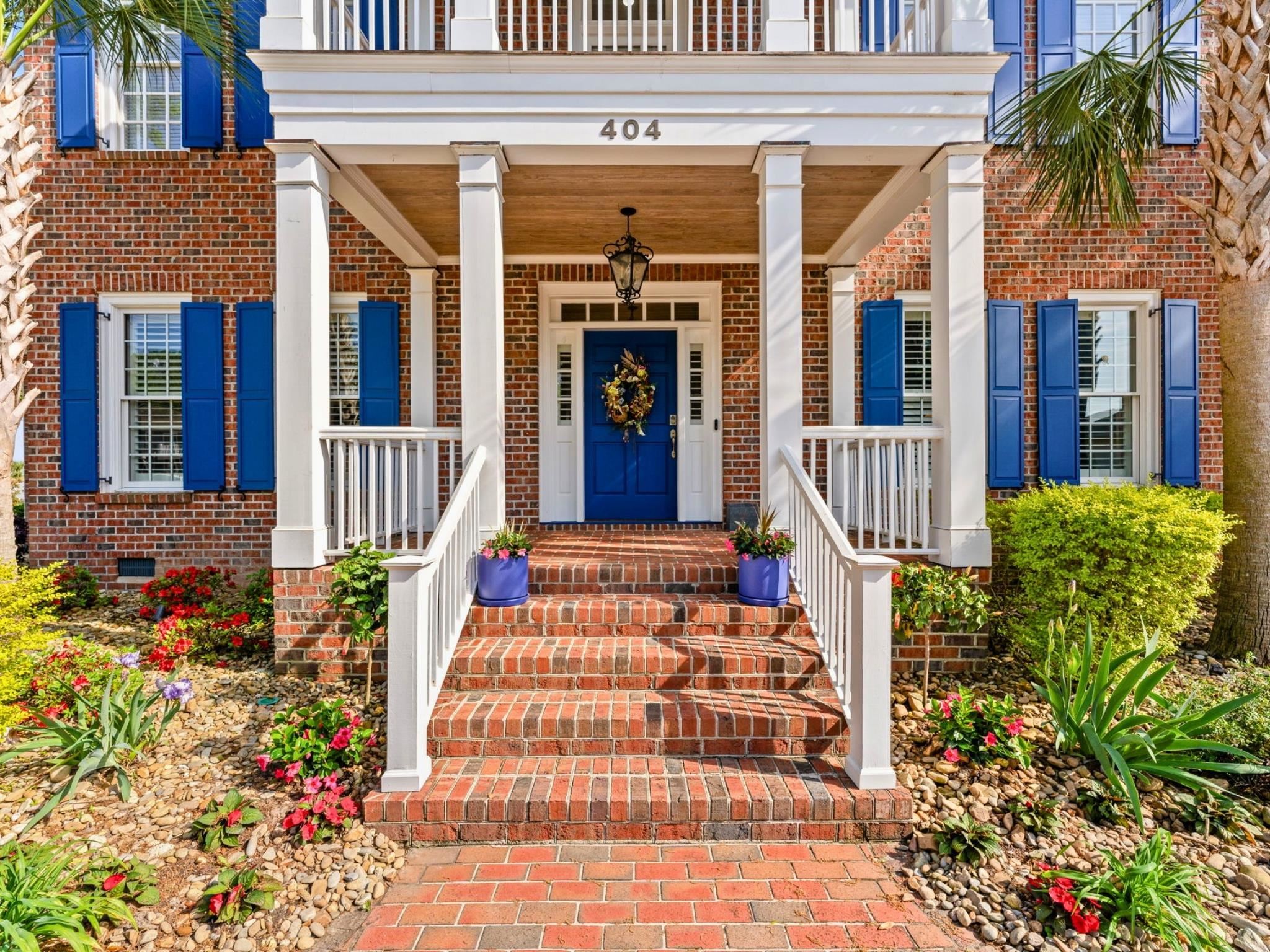 404 Shoreline Dr. E