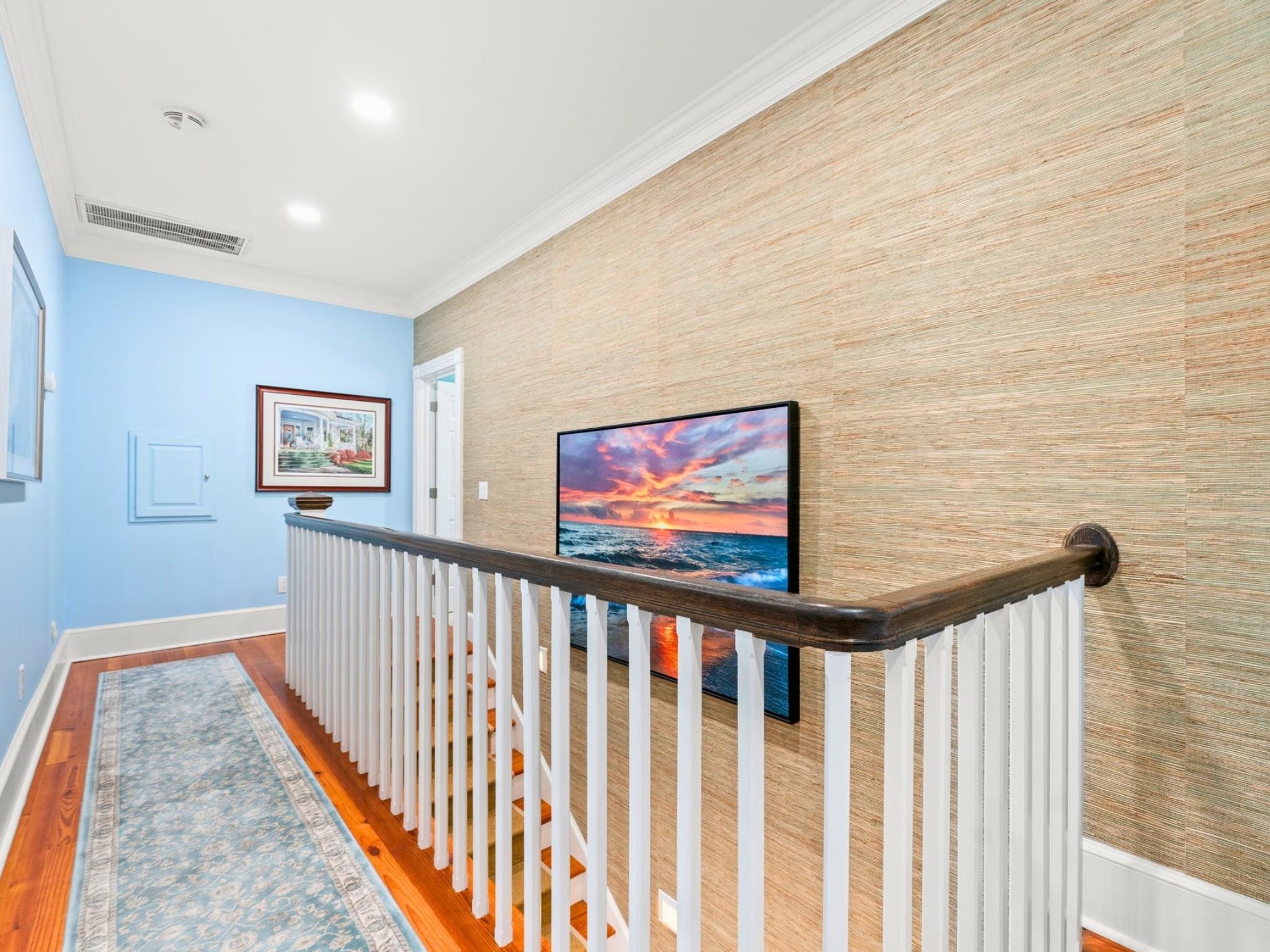 404 Shoreline Dr. E