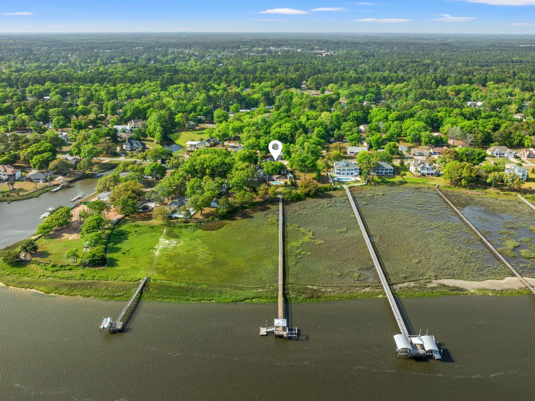 404 Shoreline Dr. E