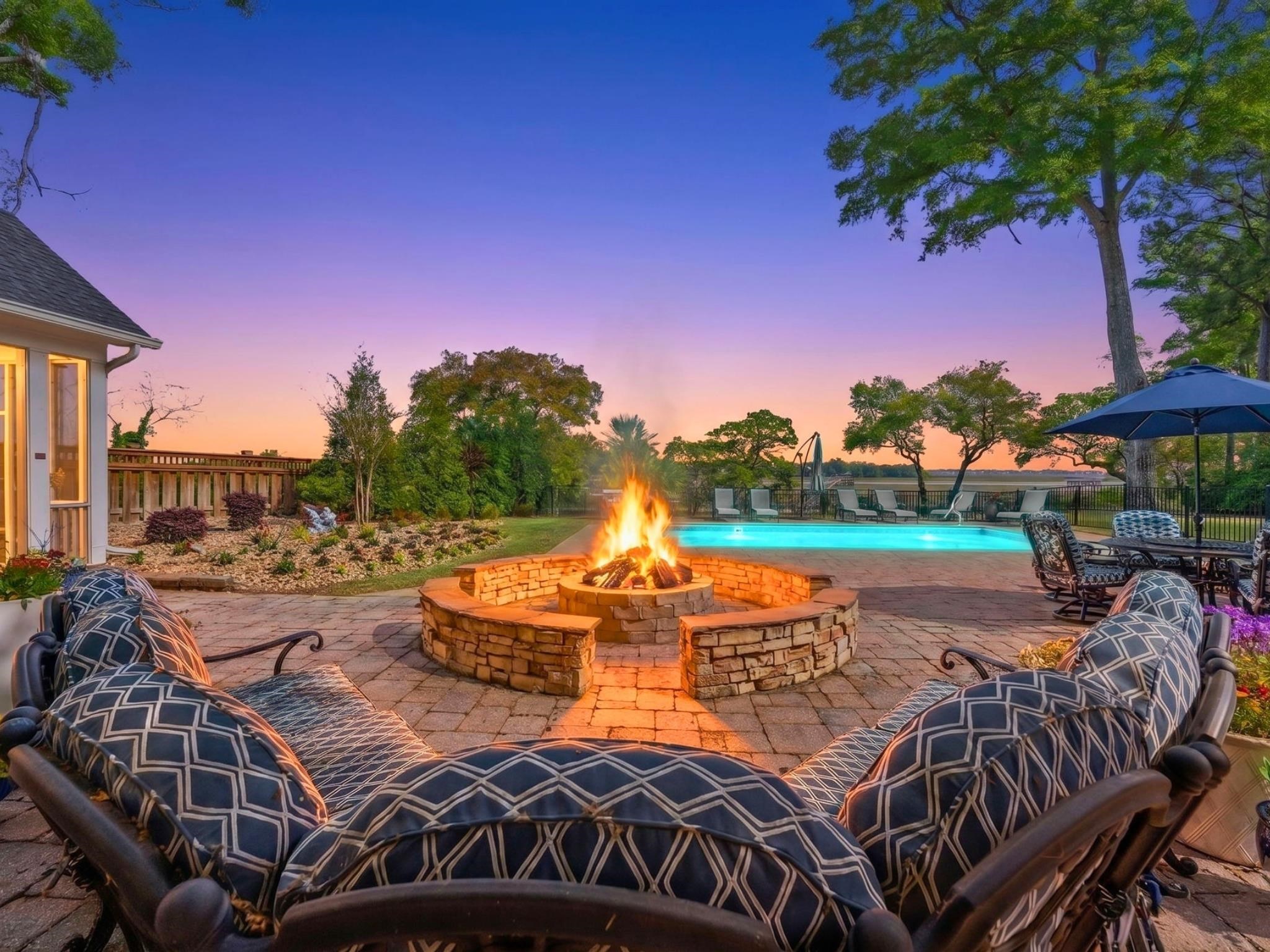 404 Shoreline Dr. E