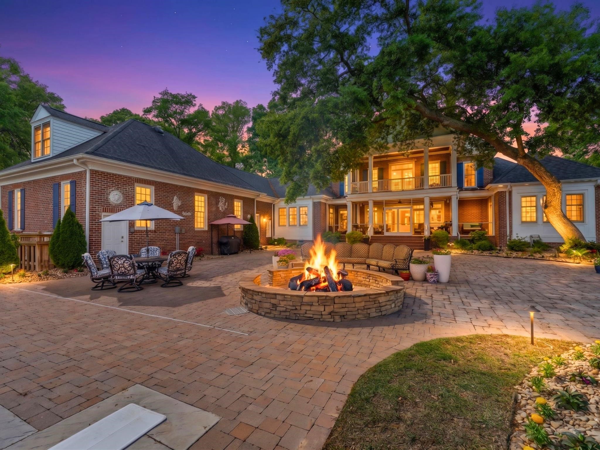 404 Shoreline Dr. E