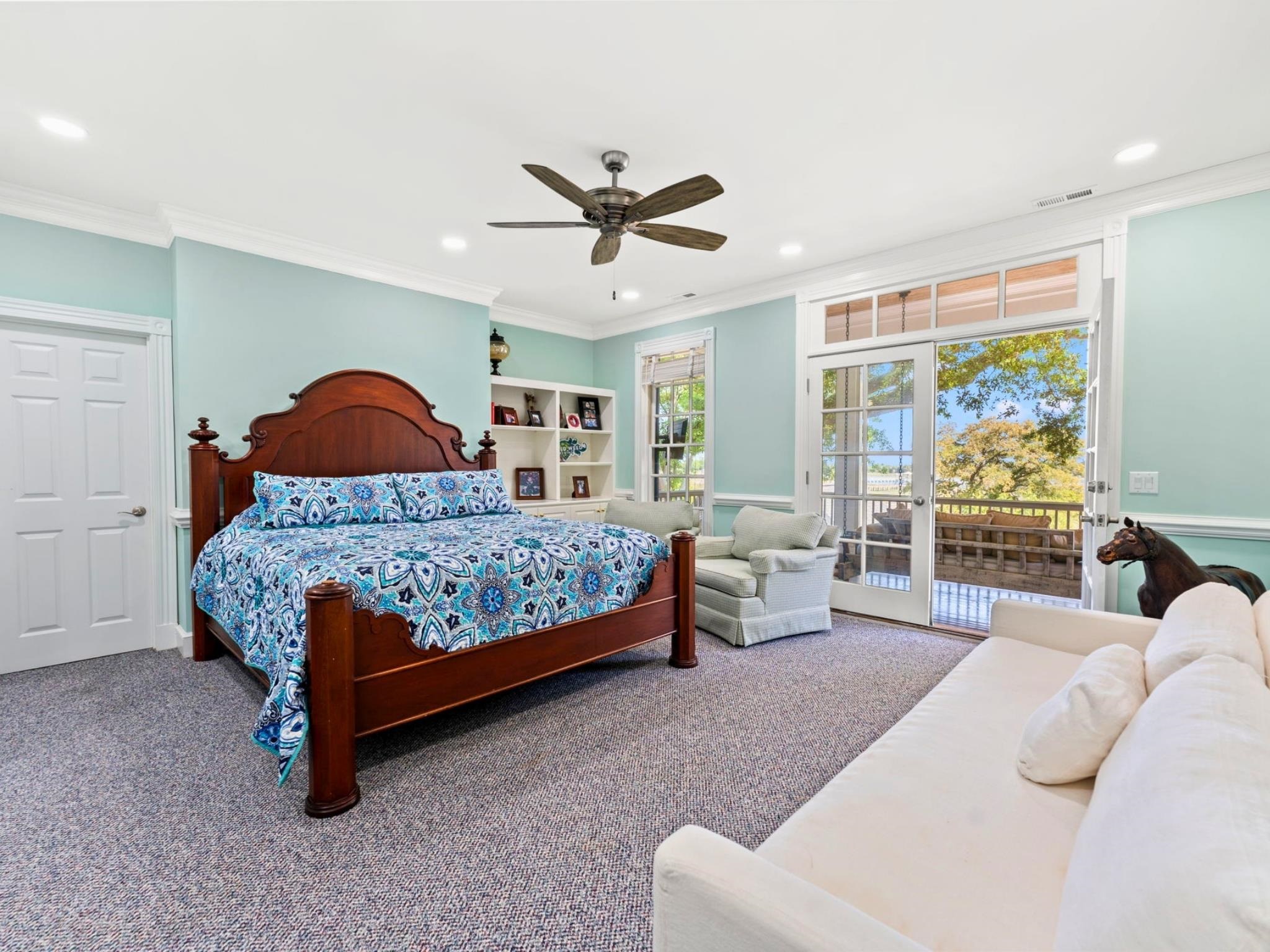 404 Shoreline Dr. E