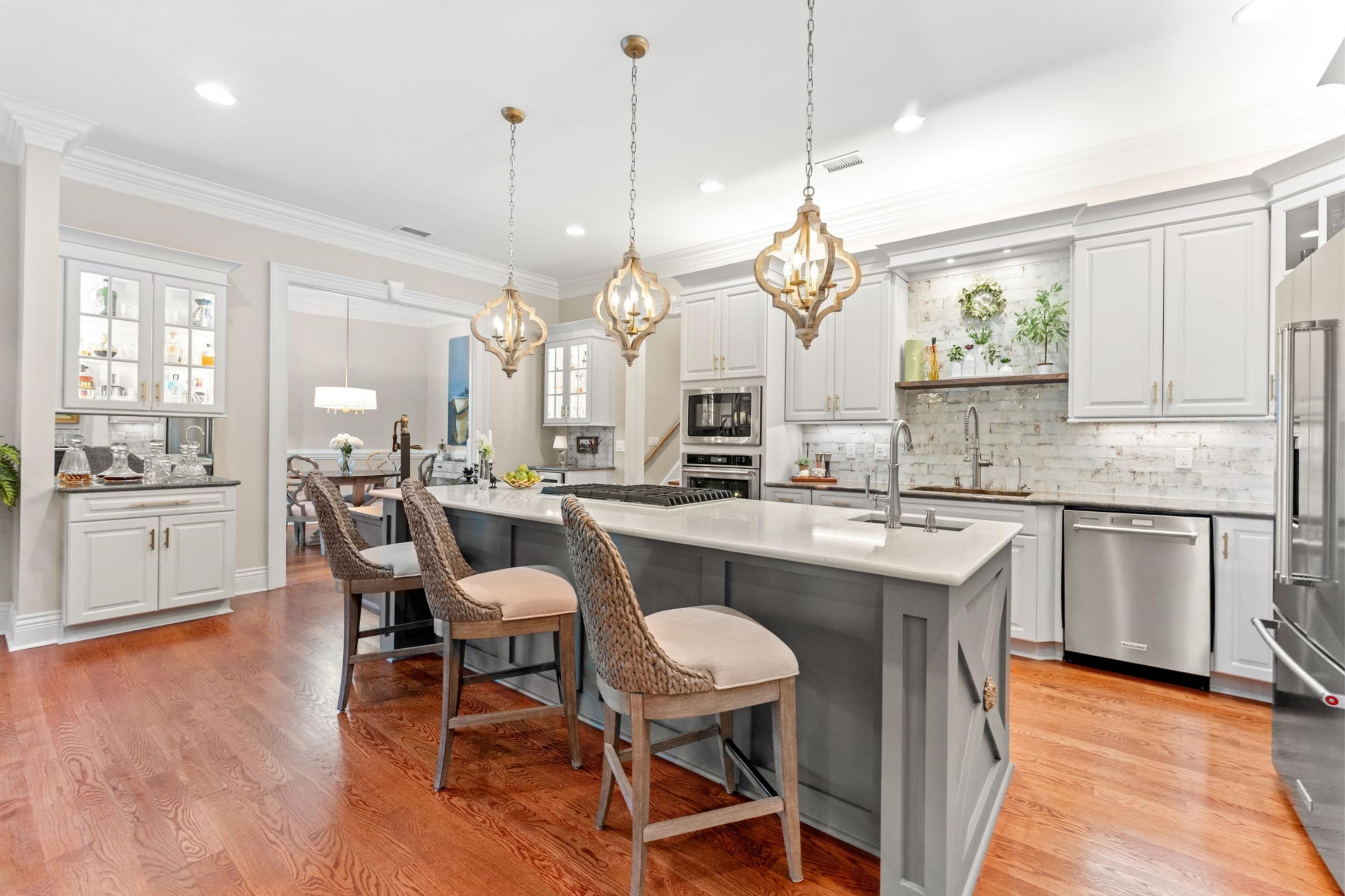 663 Parish Dr.