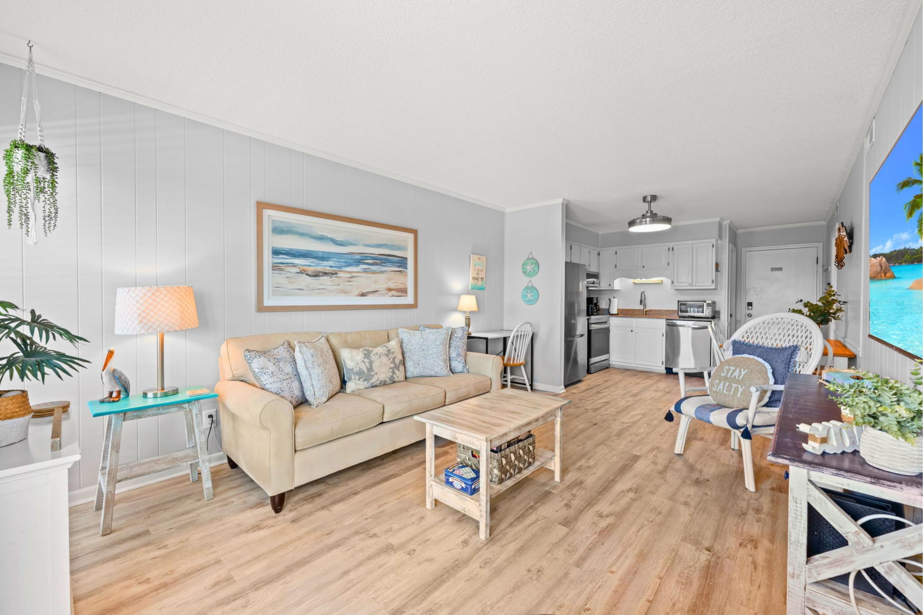 277 W First St. Unit: 1J