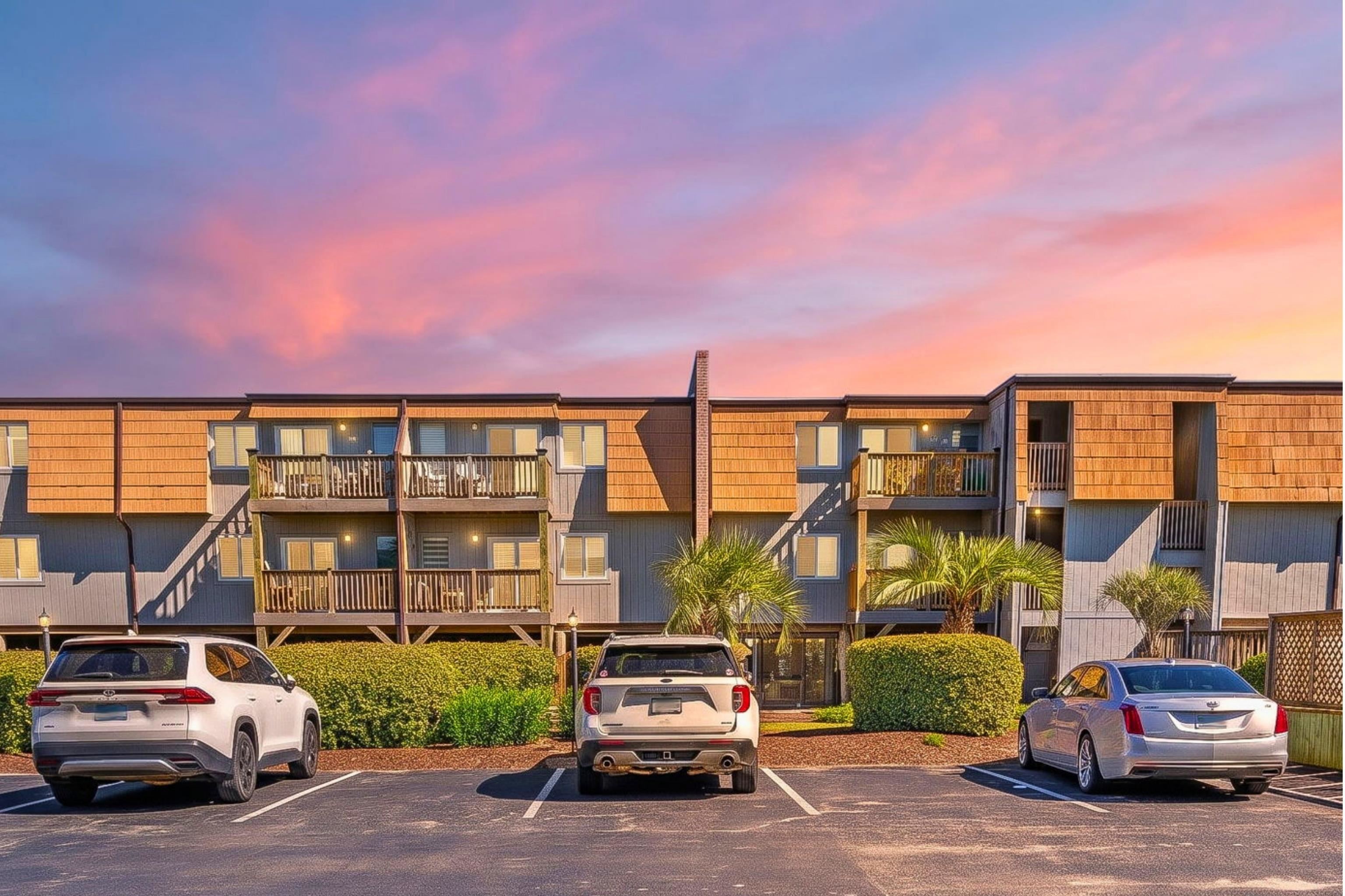 277 W First St. Unit: 1J