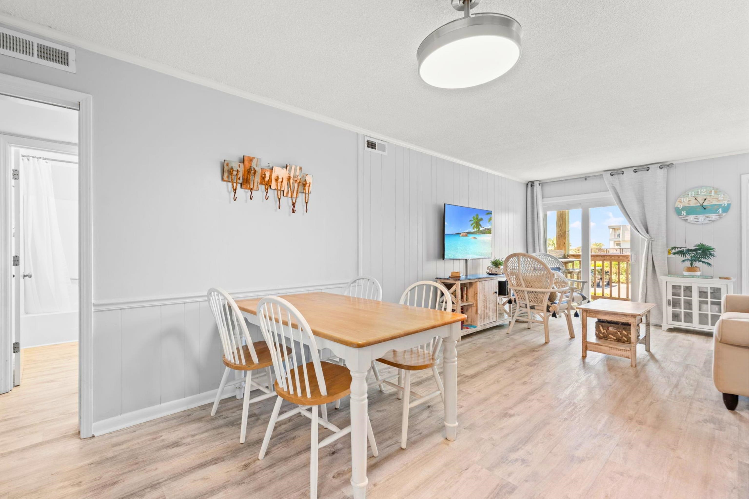 277 W First St. Unit: 1J