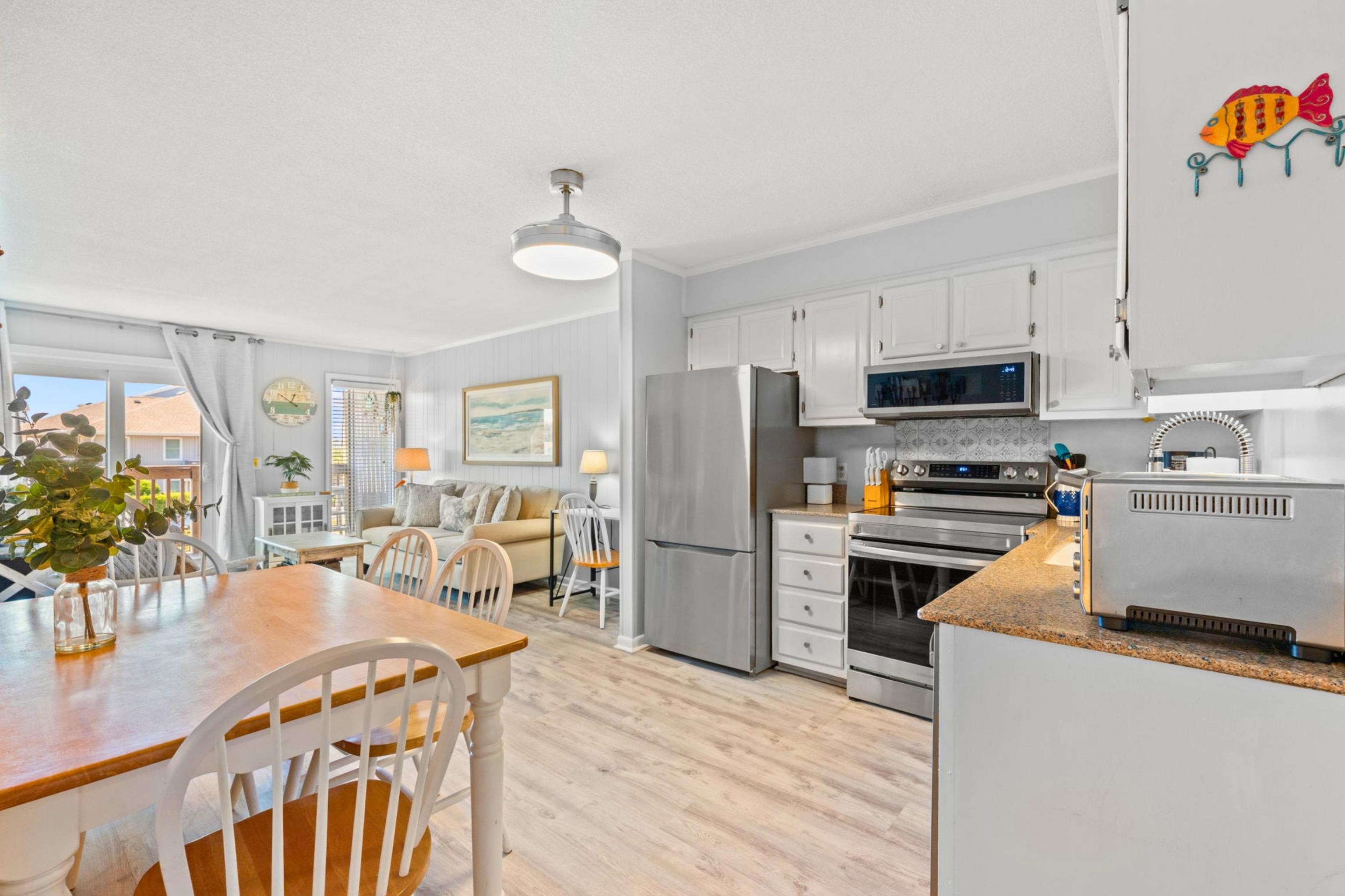 277 W First St. Unit: 1J