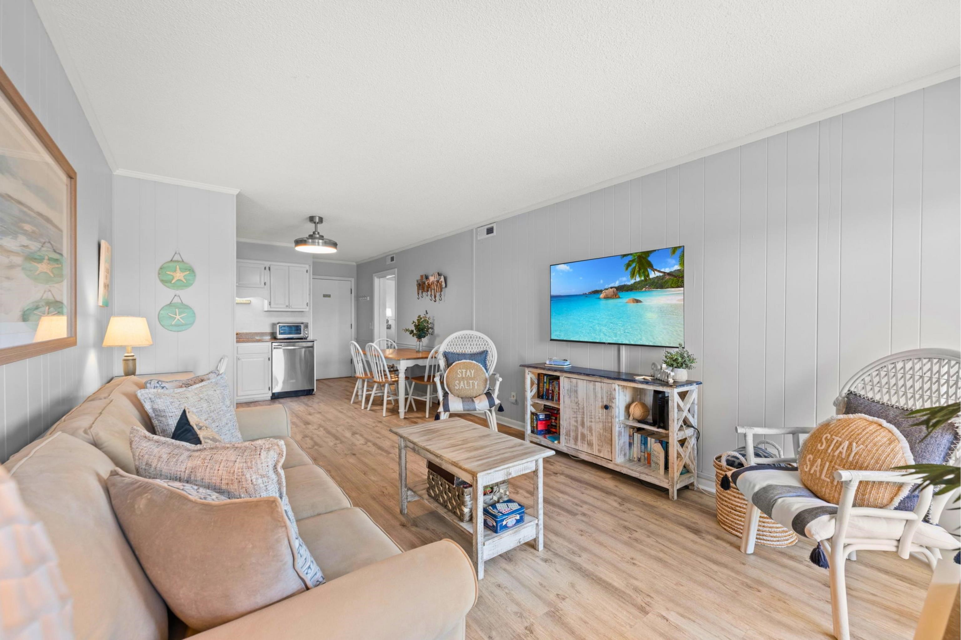 277 W First St. Unit: 1J