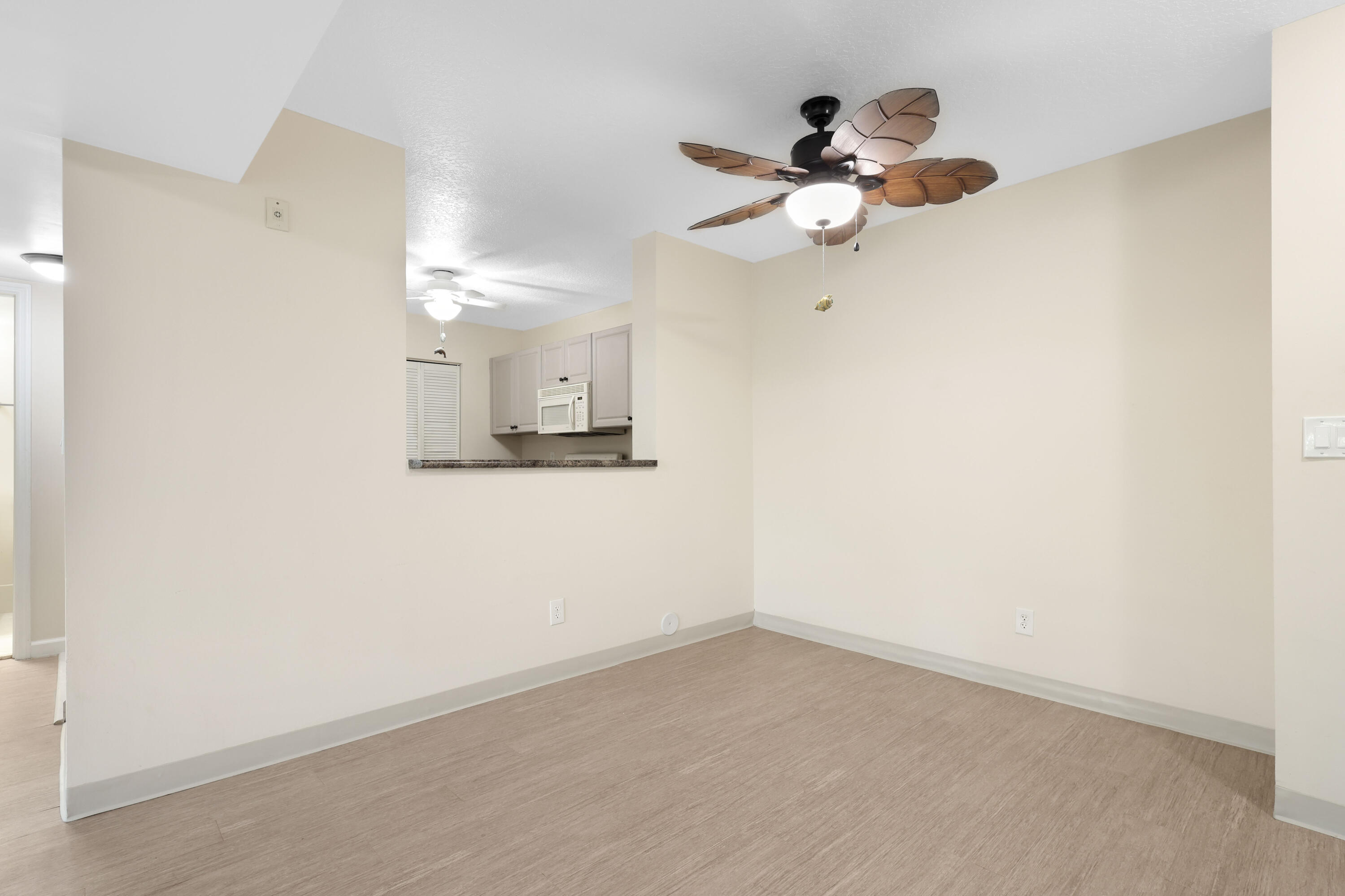 529 E Sheridan Street 2061