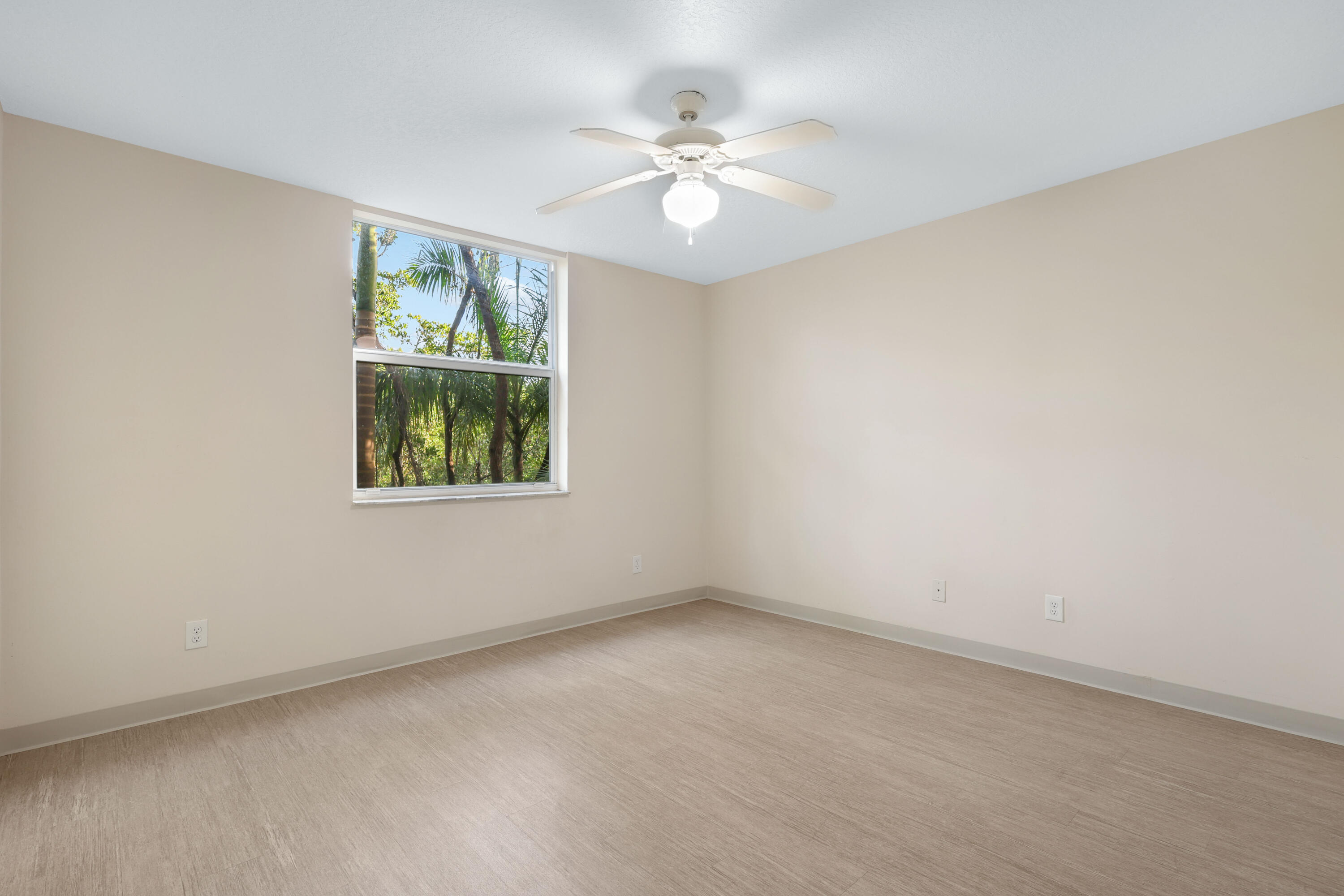529 E Sheridan Street 2061