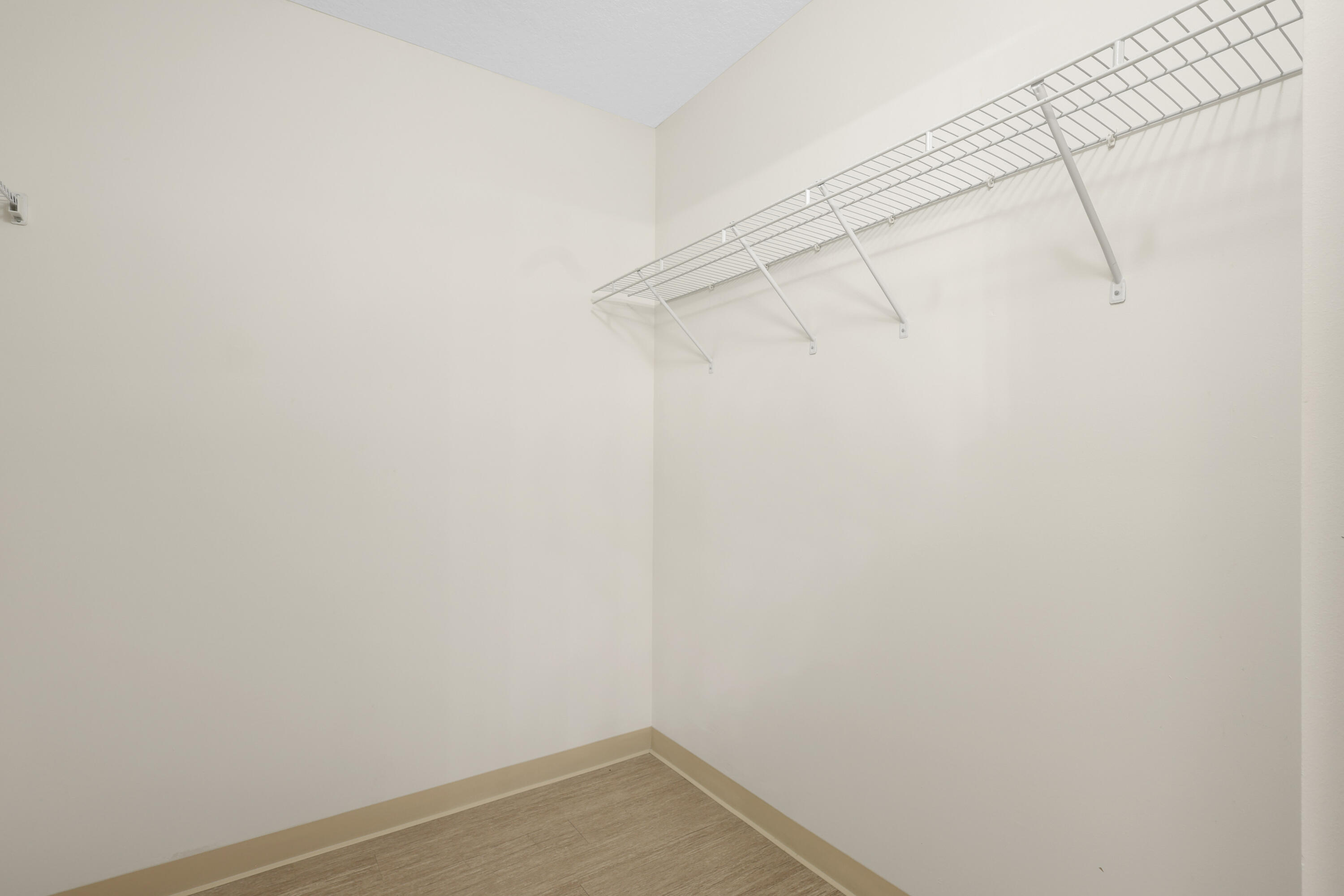 529 E Sheridan Street 2061