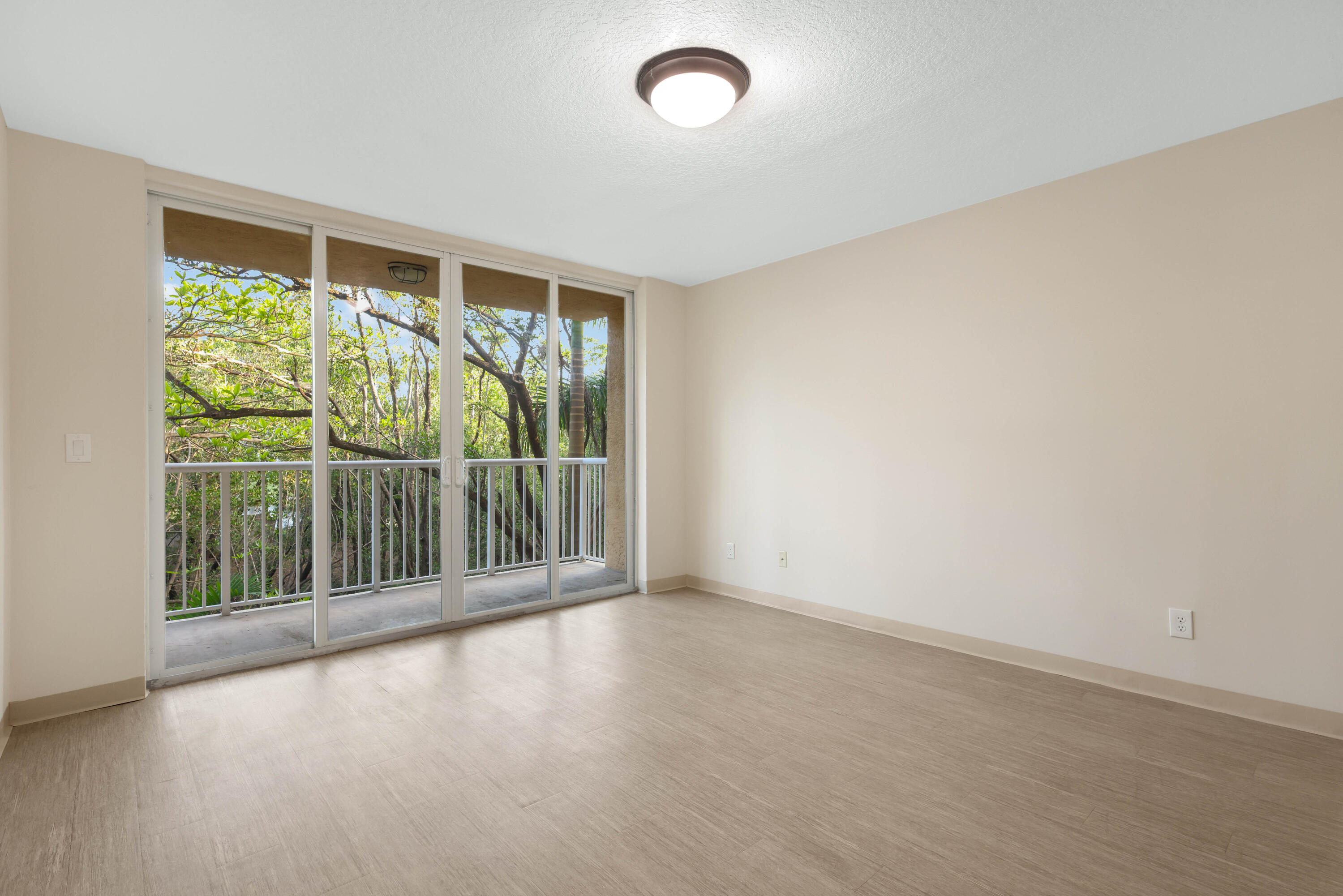 529 E Sheridan Street 2061