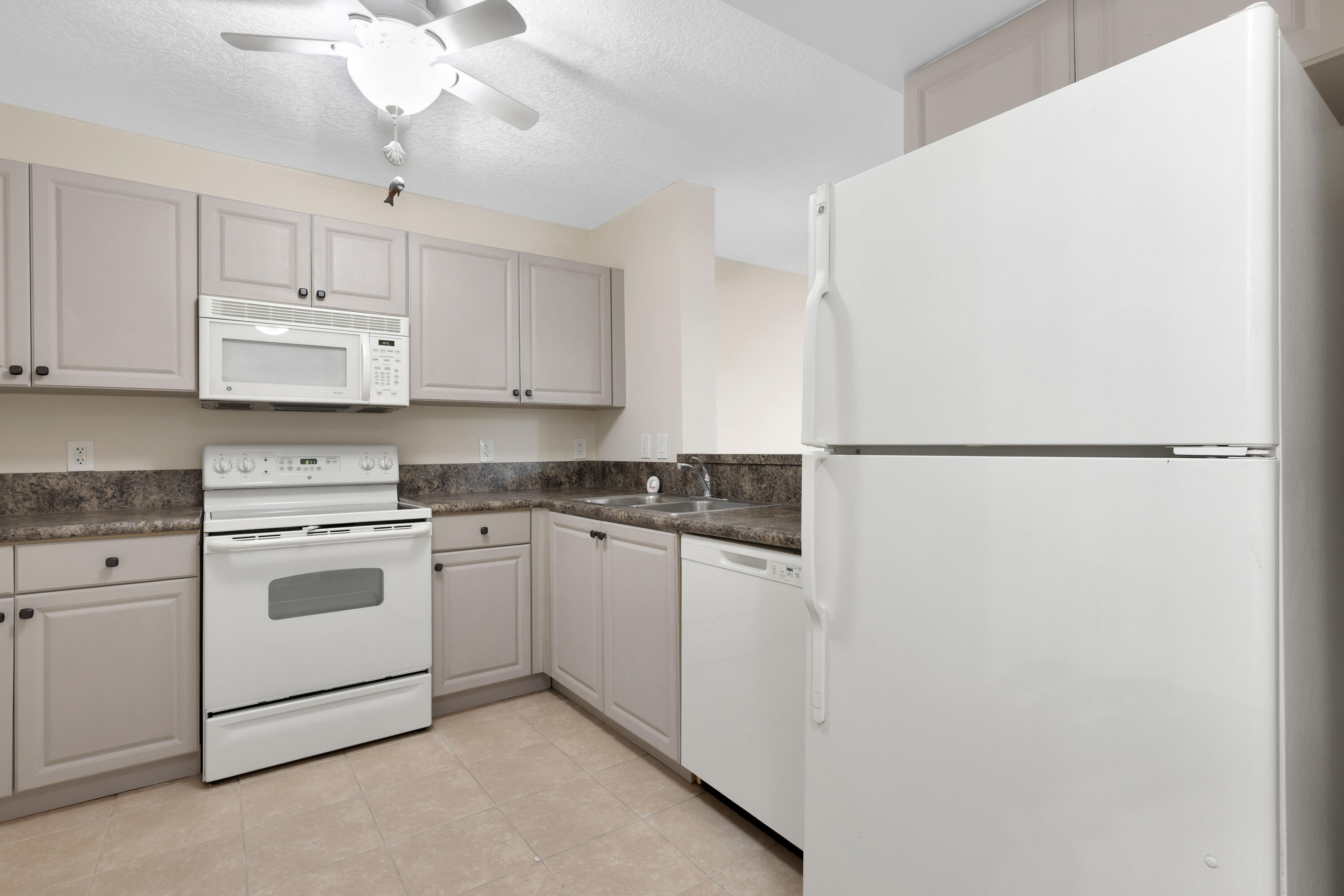 529 E Sheridan Street 2061