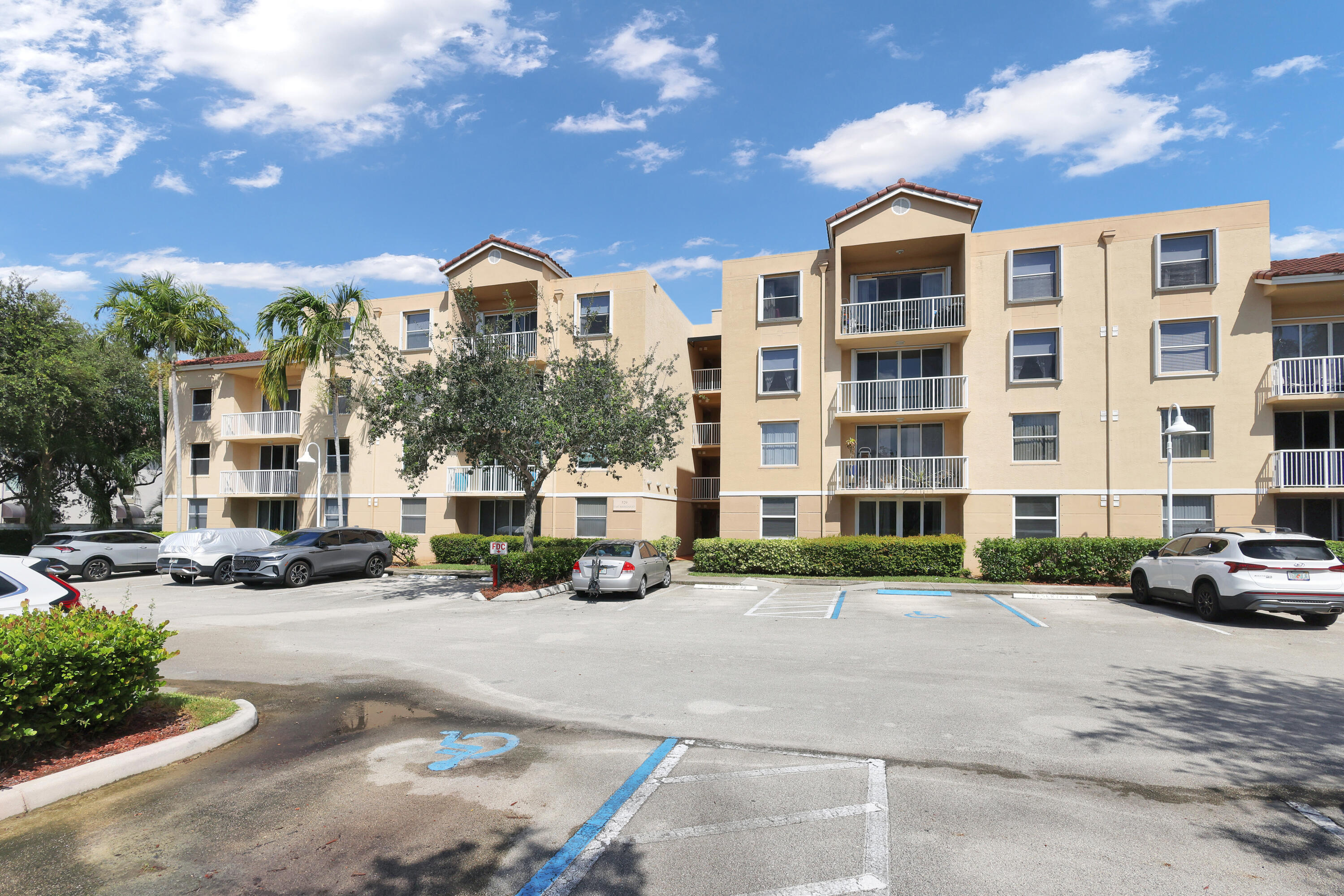 529 E Sheridan Street 2061