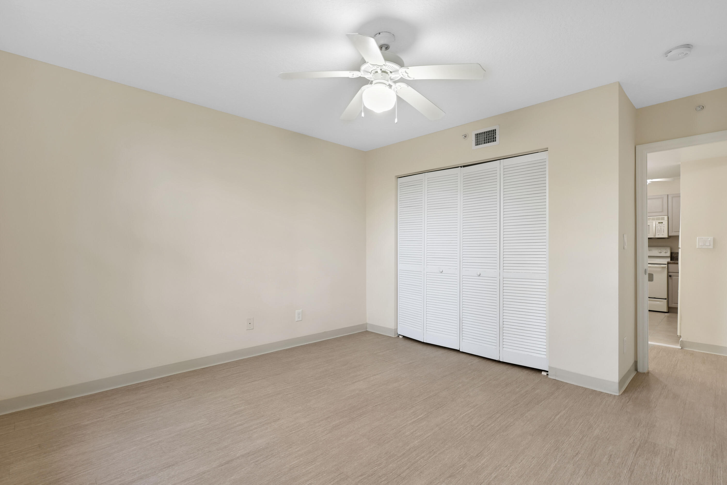 529 E Sheridan Street 2061