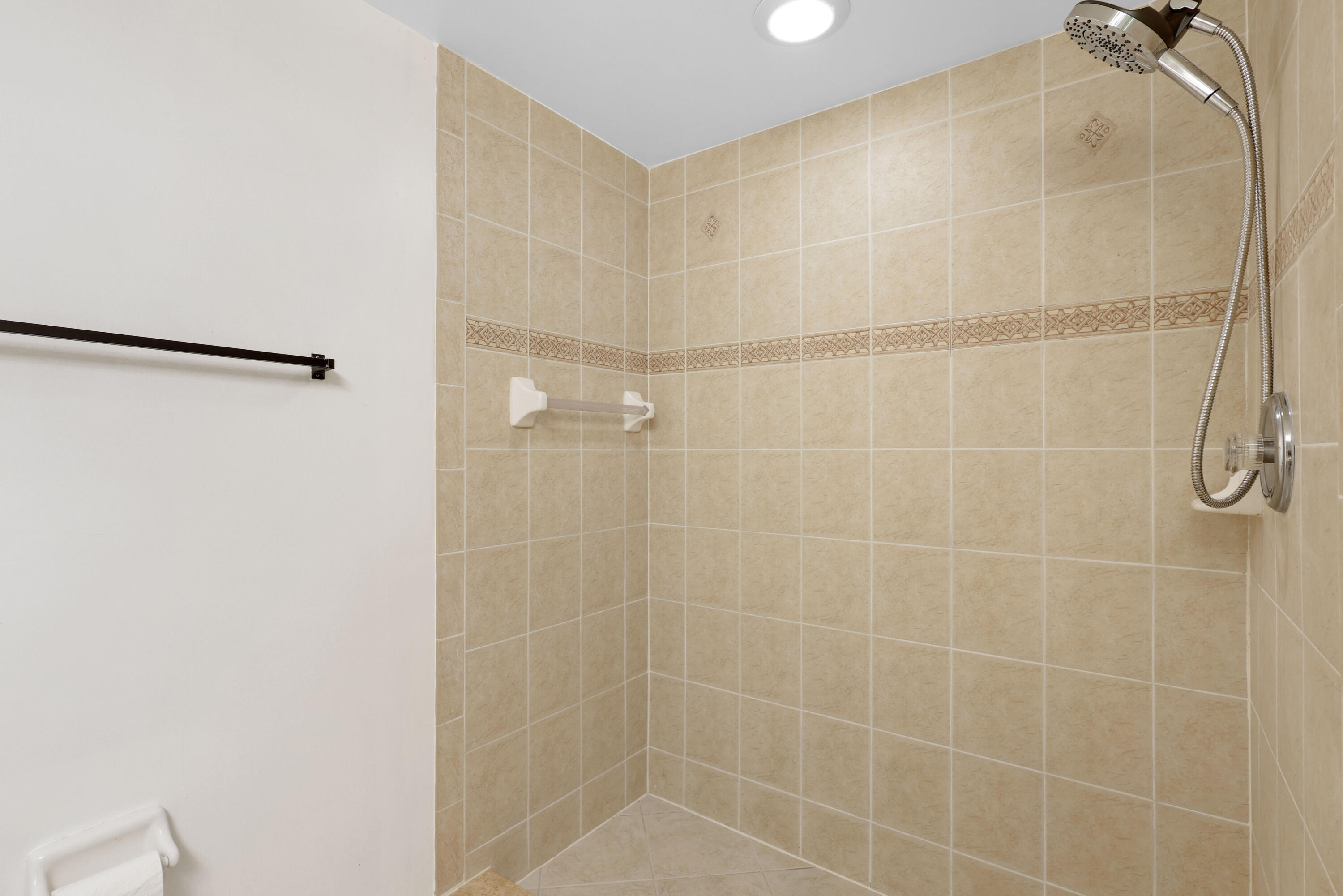 529 E Sheridan Street 2061