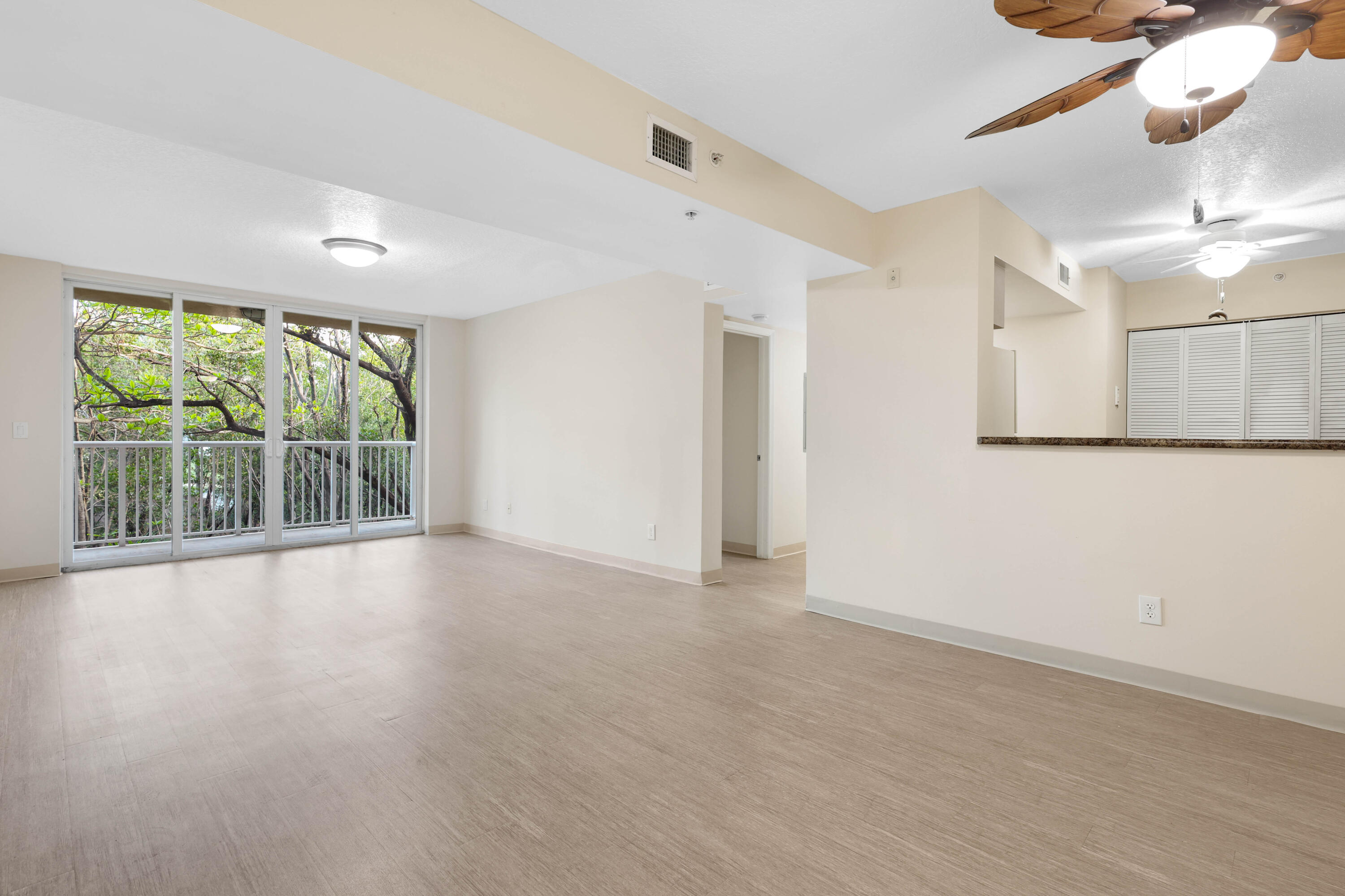 529 E Sheridan Street 2061