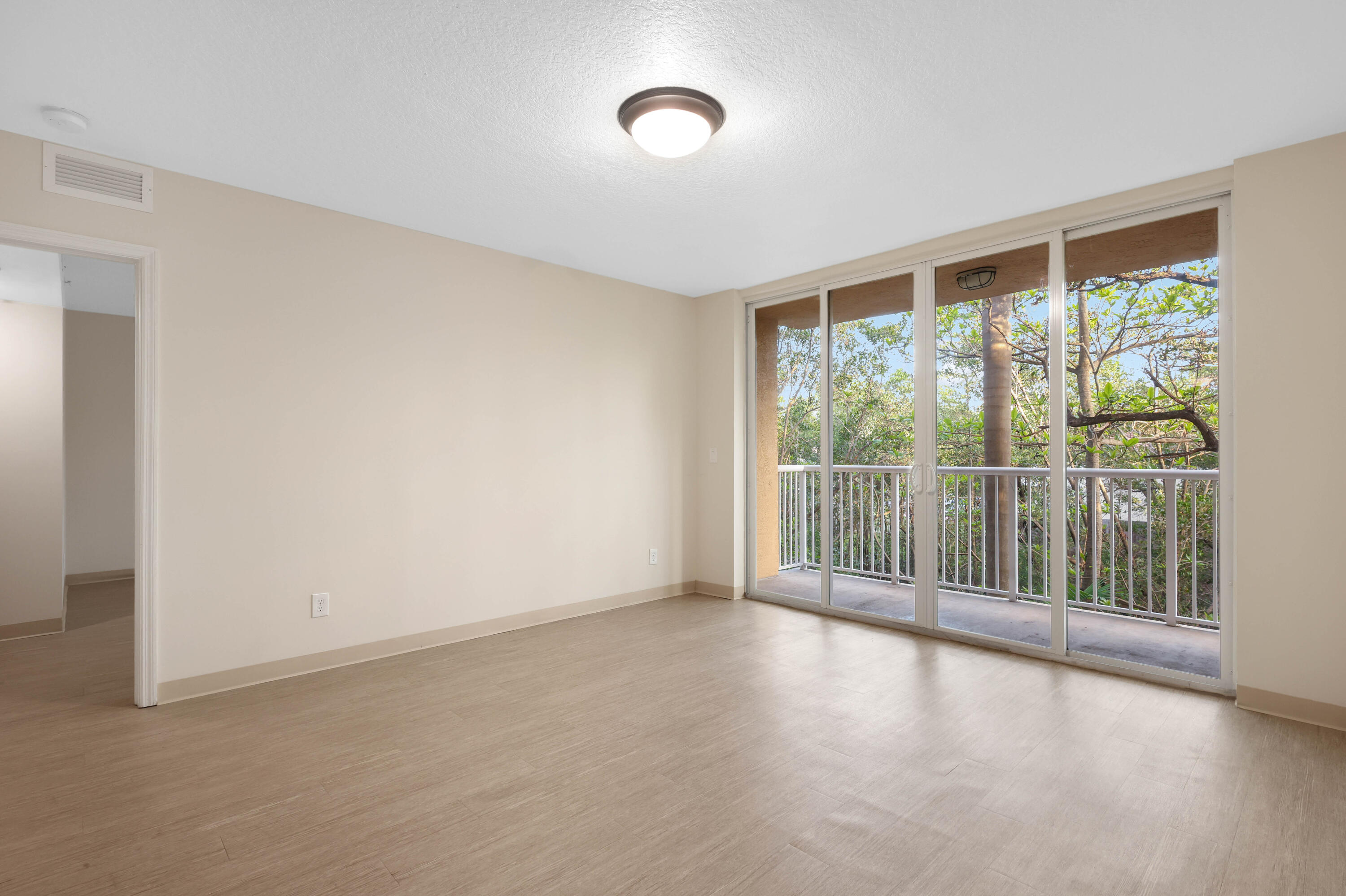 529 E Sheridan Street 2061