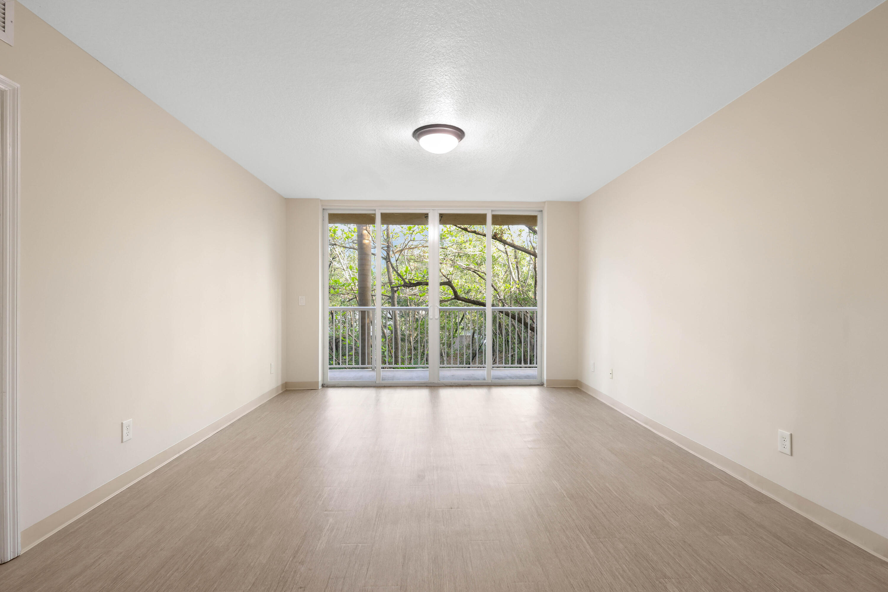 529 E Sheridan Street 2061