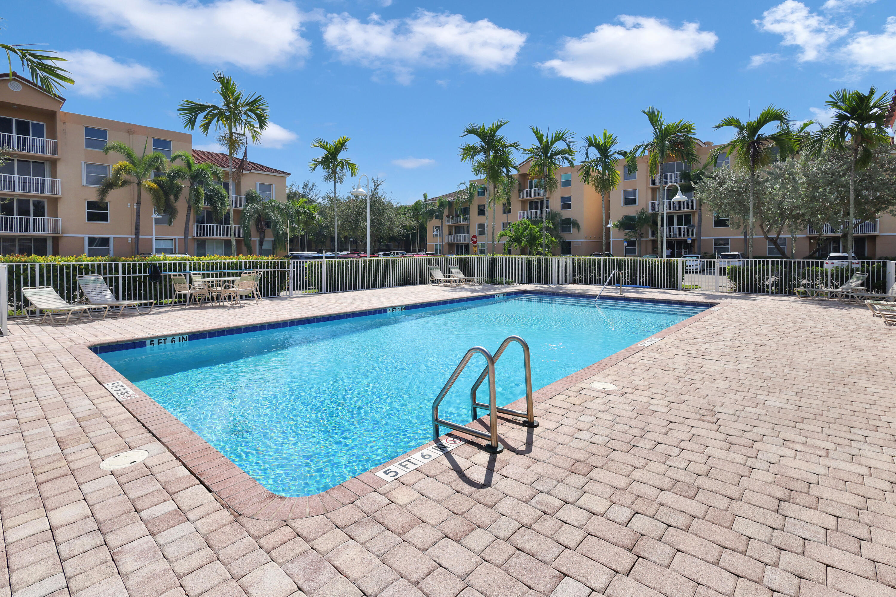 529 E Sheridan Street 2061