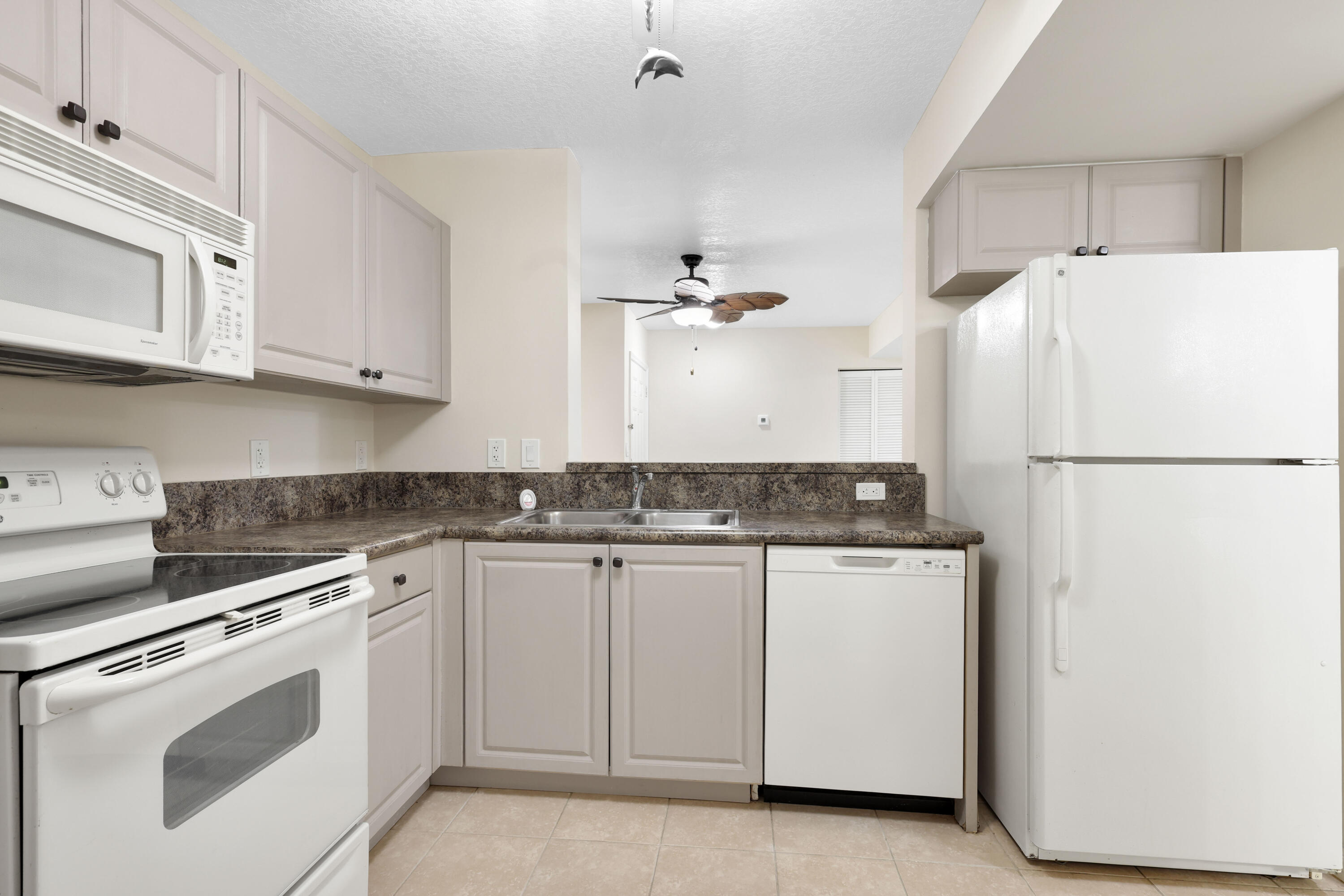 529 E Sheridan Street 2061