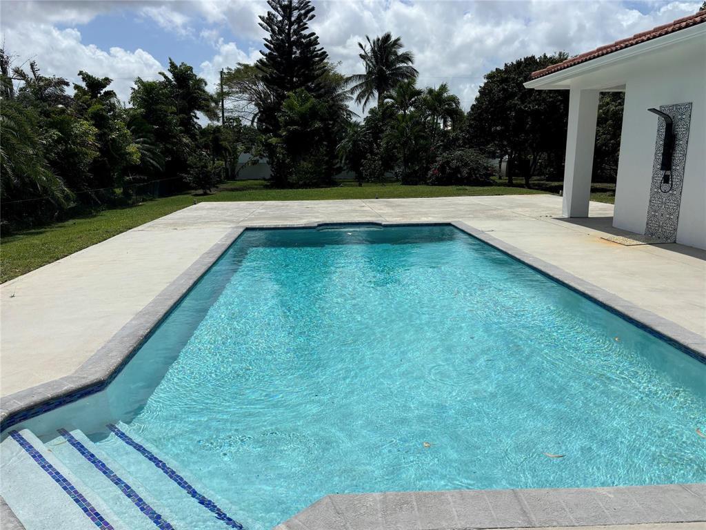 16650 SW 67th Place