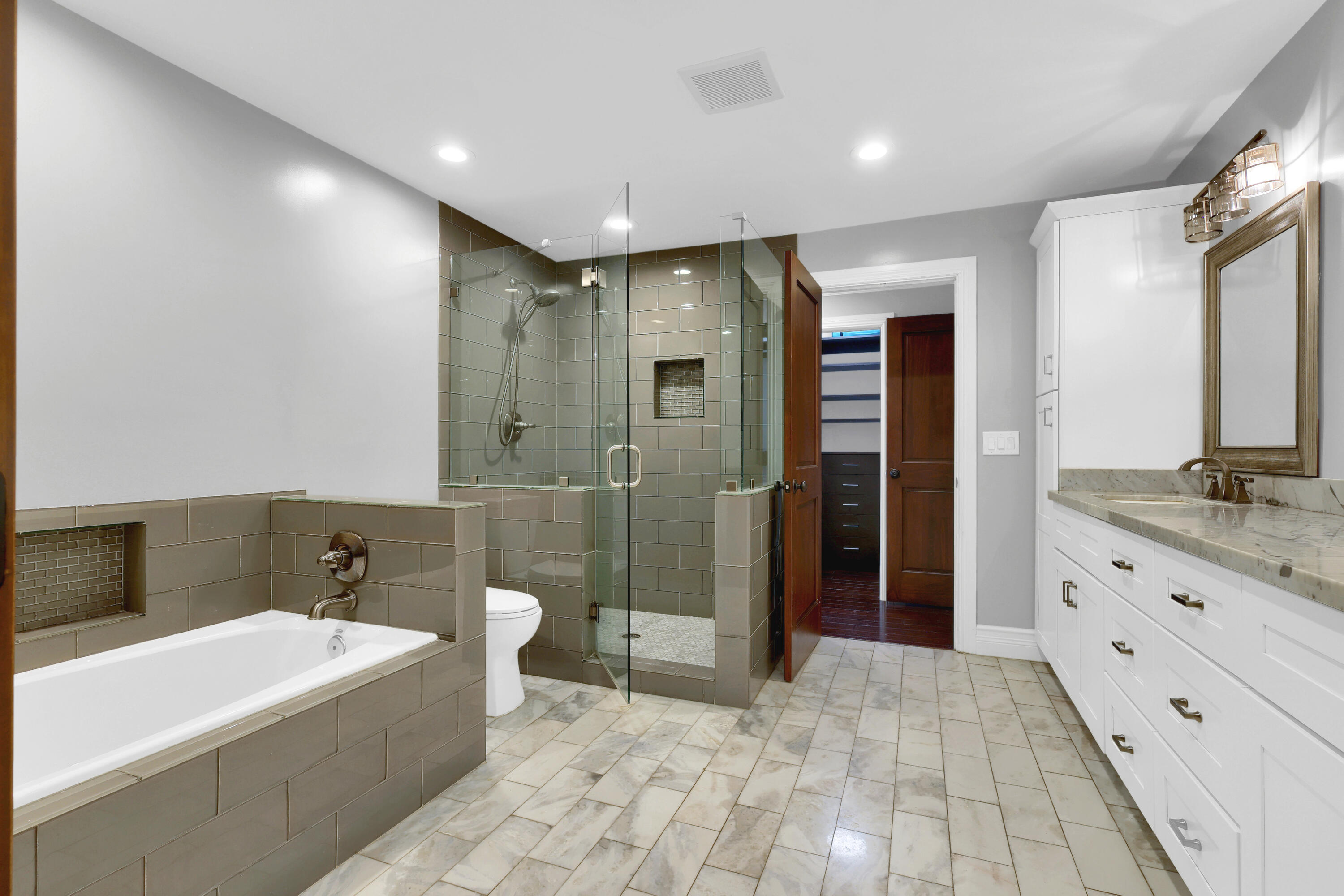 14701 Sunset Lane