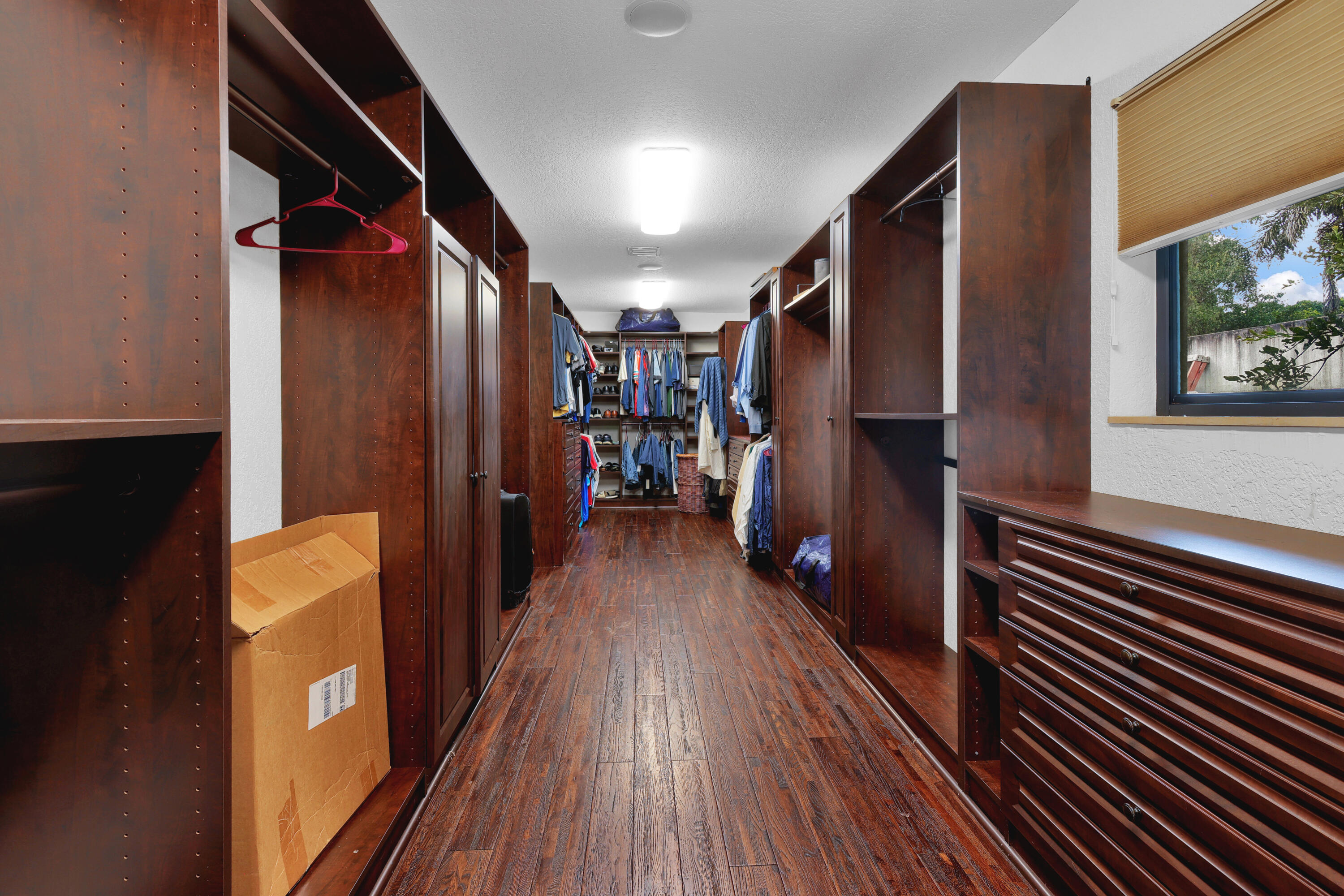 14701 Sunset Lane