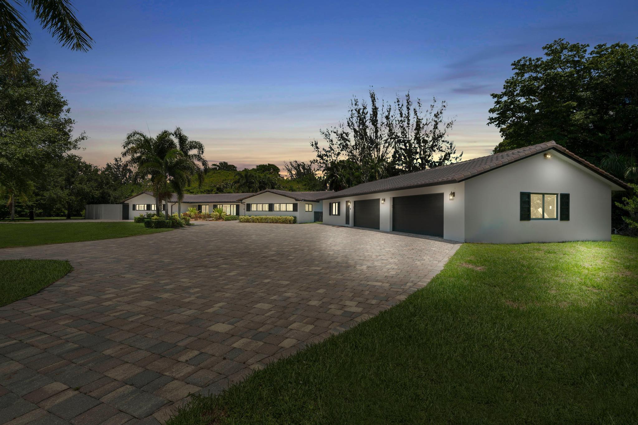 14701 Sunset Lane