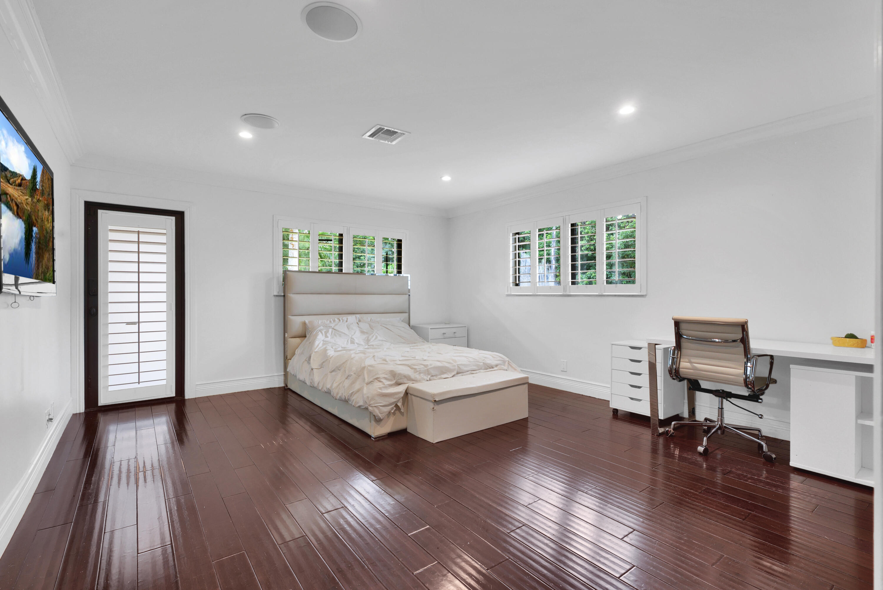 14701 Sunset Lane