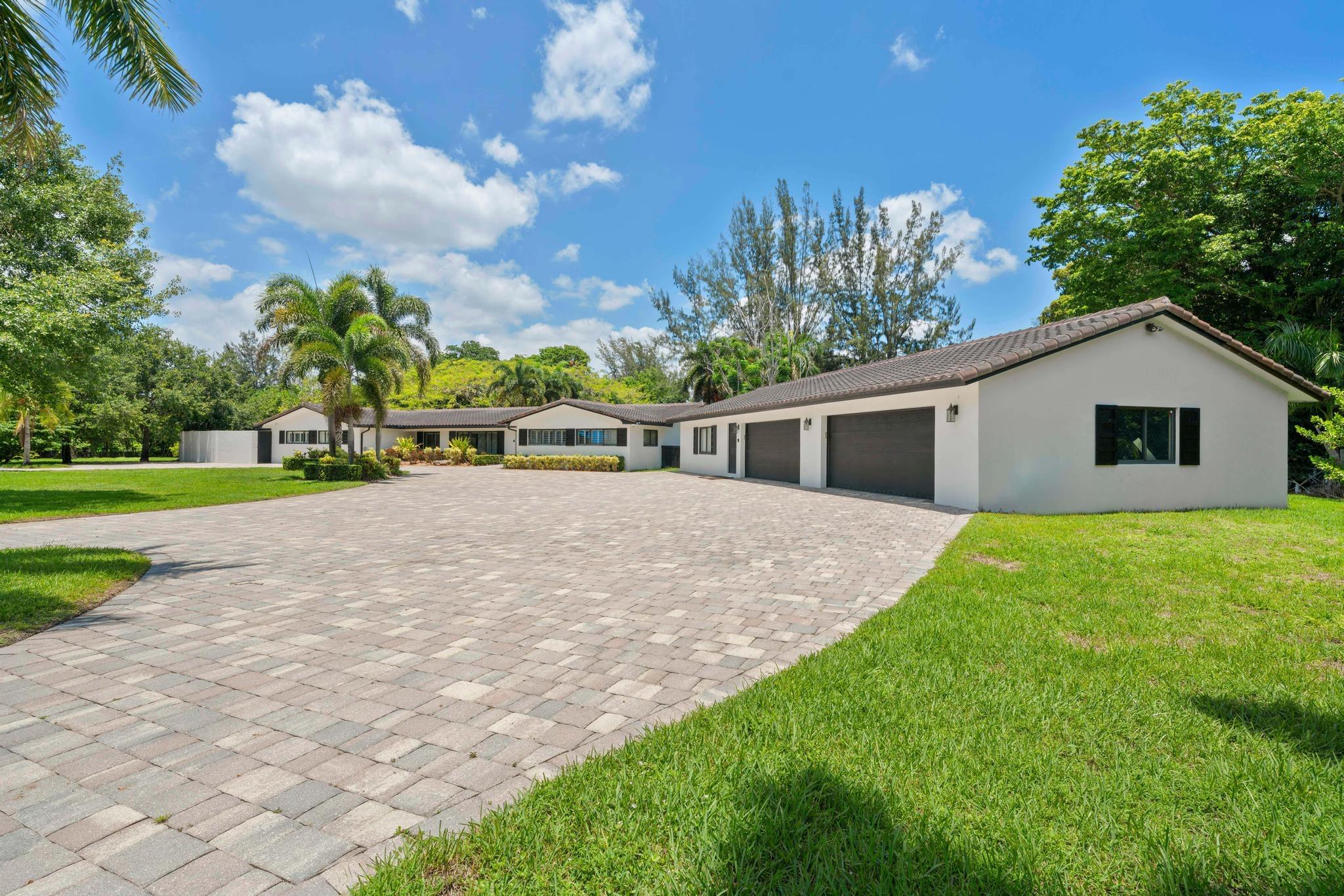 14701 Sunset Lane