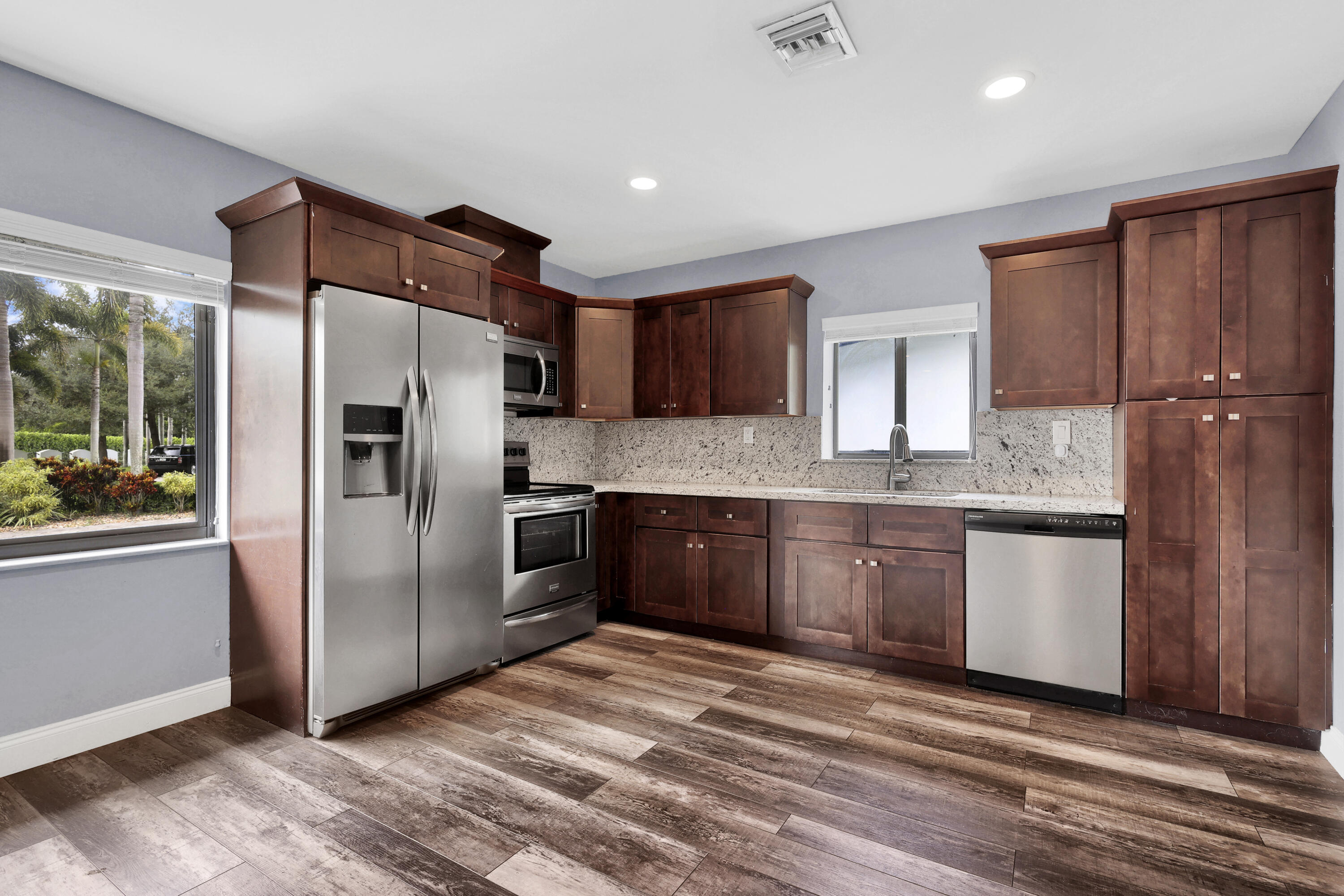 14701 Sunset Lane