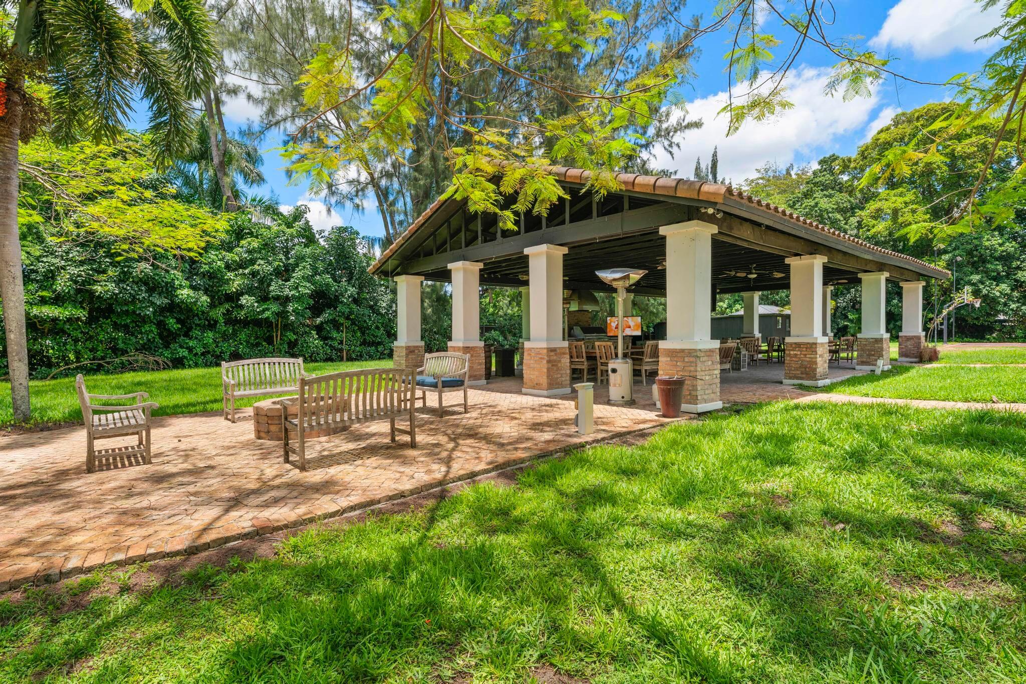 14701 Sunset Lane