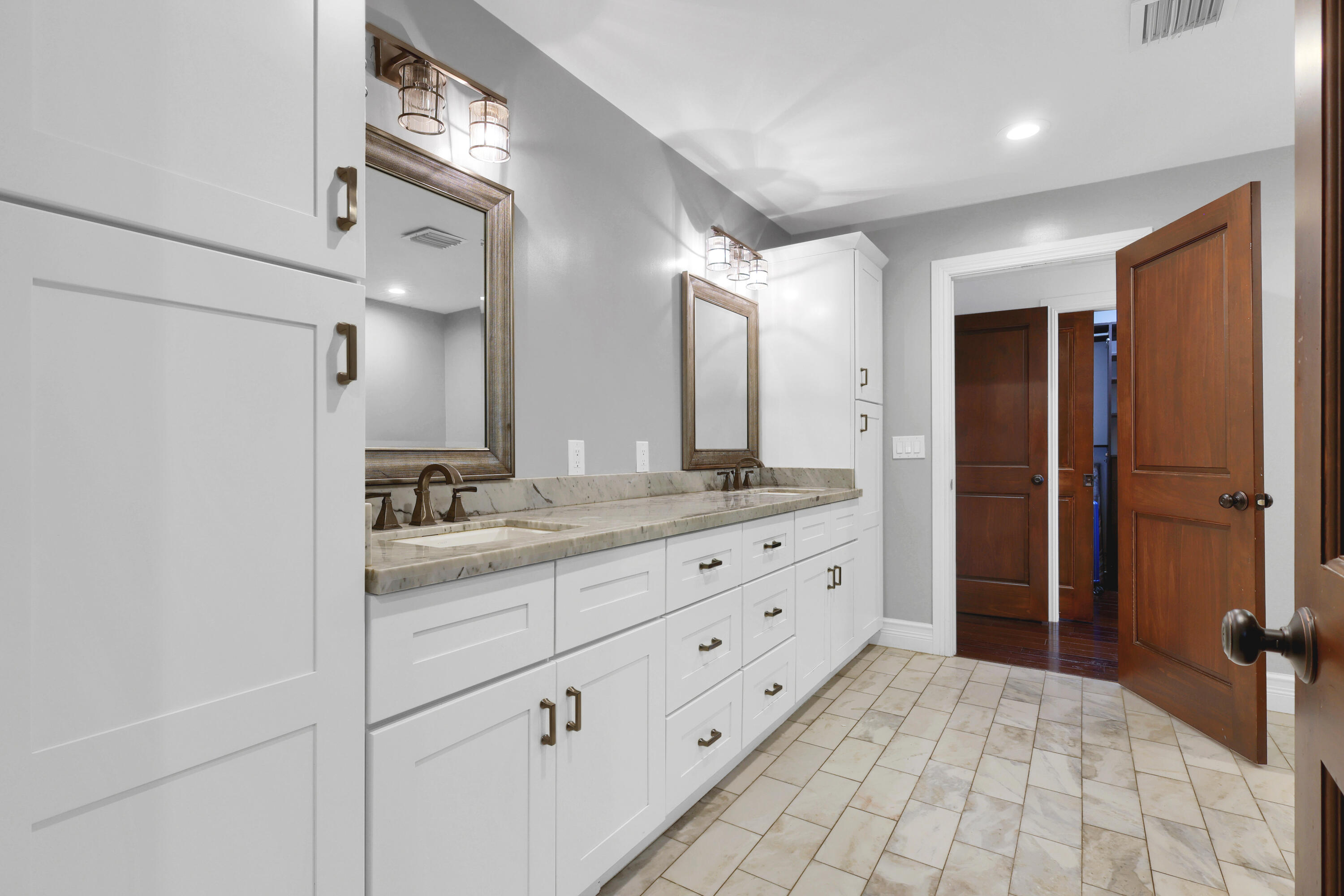 14701 Sunset Lane