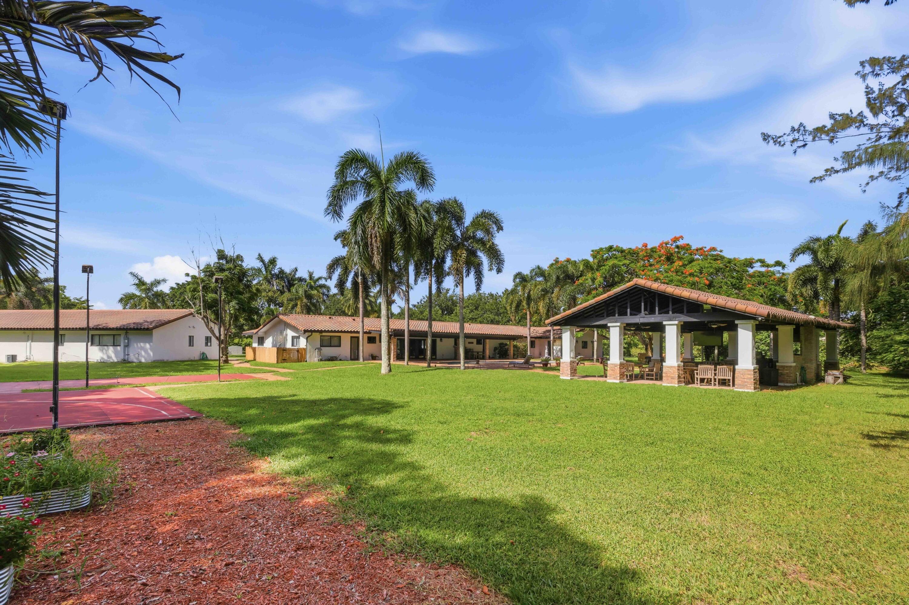 14701 Sunset Lane
