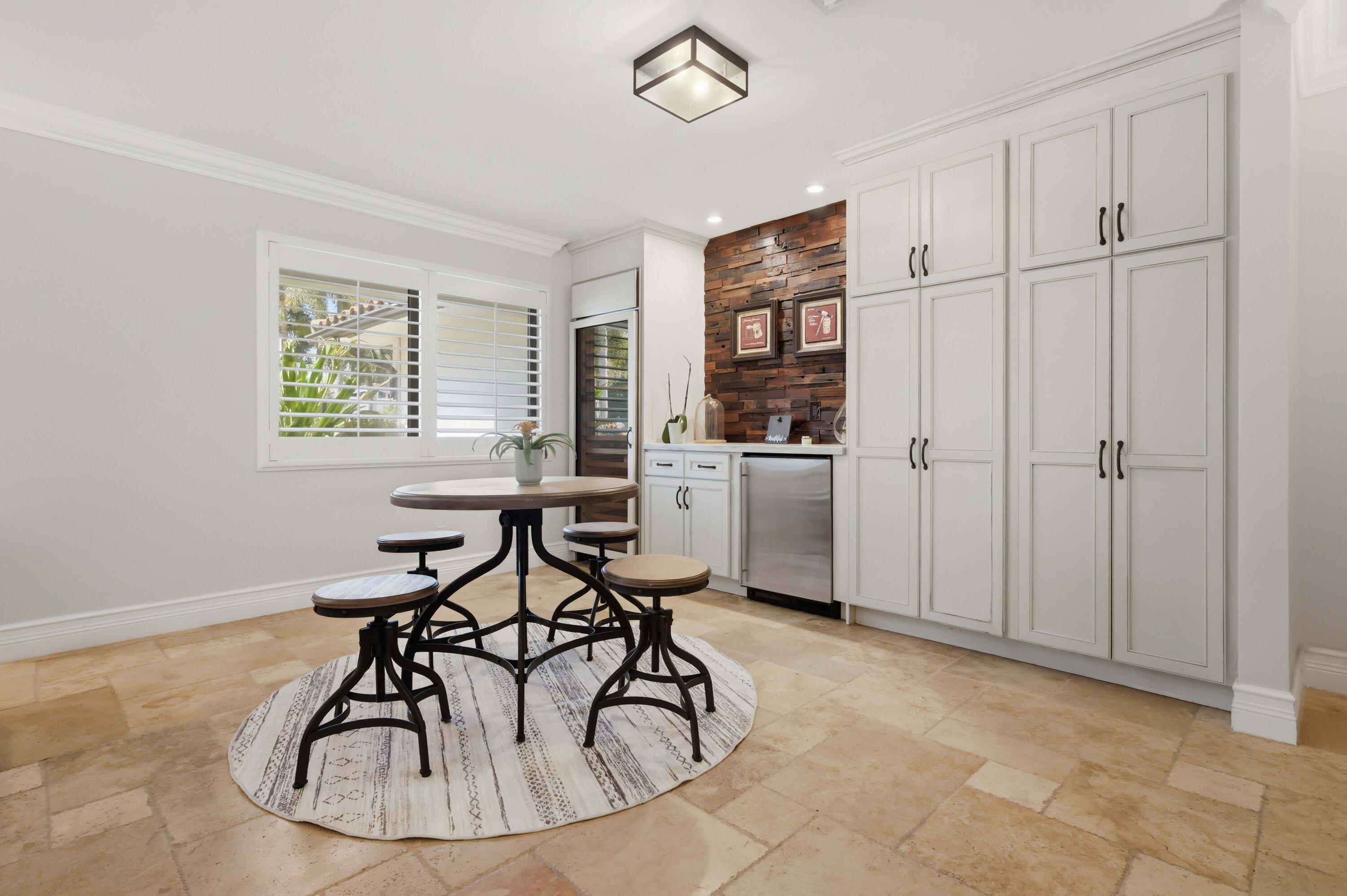 14701 Sunset Lane