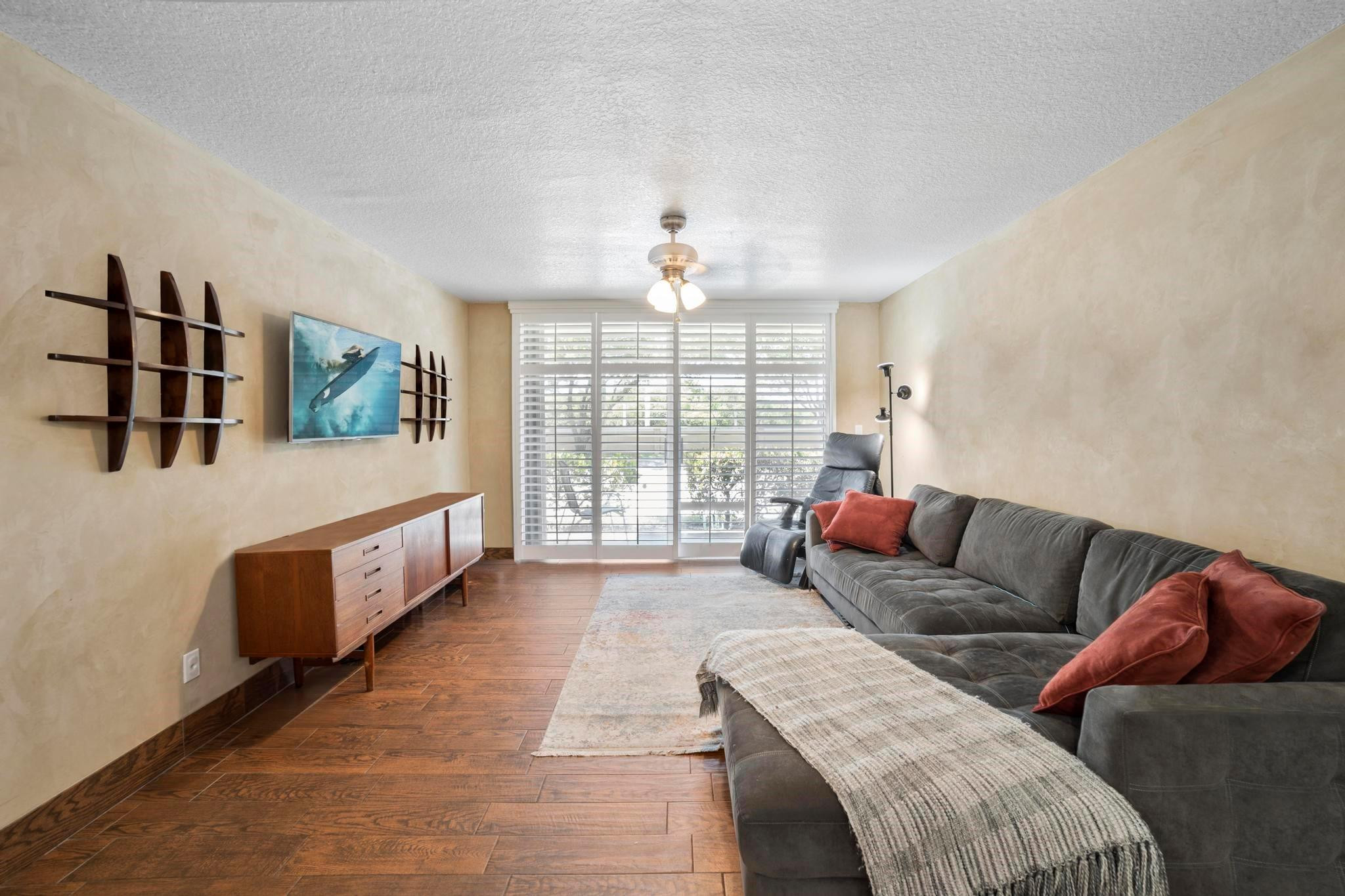 509 E Sheridan Street 108