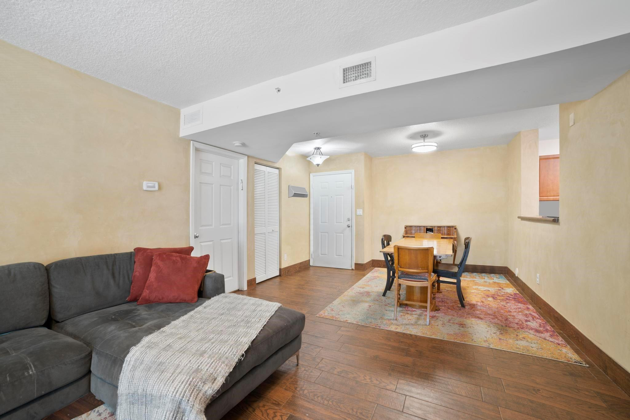 509 E Sheridan Street 108